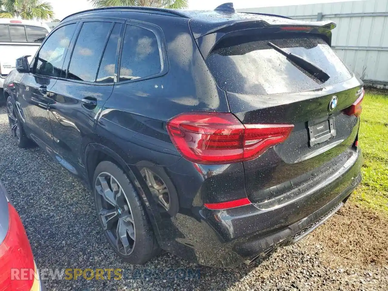 2 Photograph of a damaged car 5YMTS0C05M9G83814 BMW X3 2021