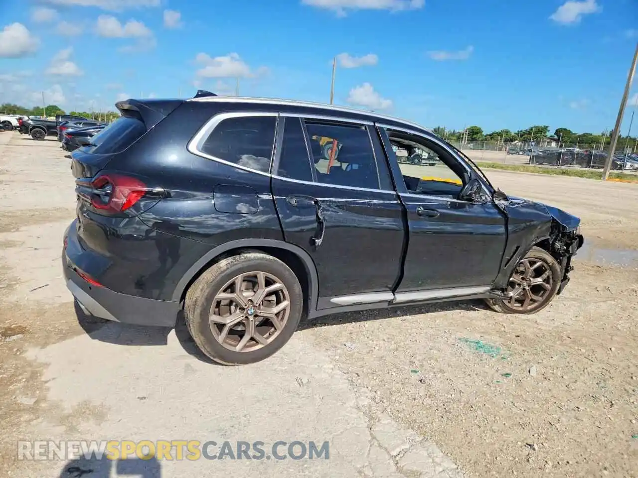 3 Photograph of a damaged car 5UX43DP00N9K48627 BMW X3 2022
