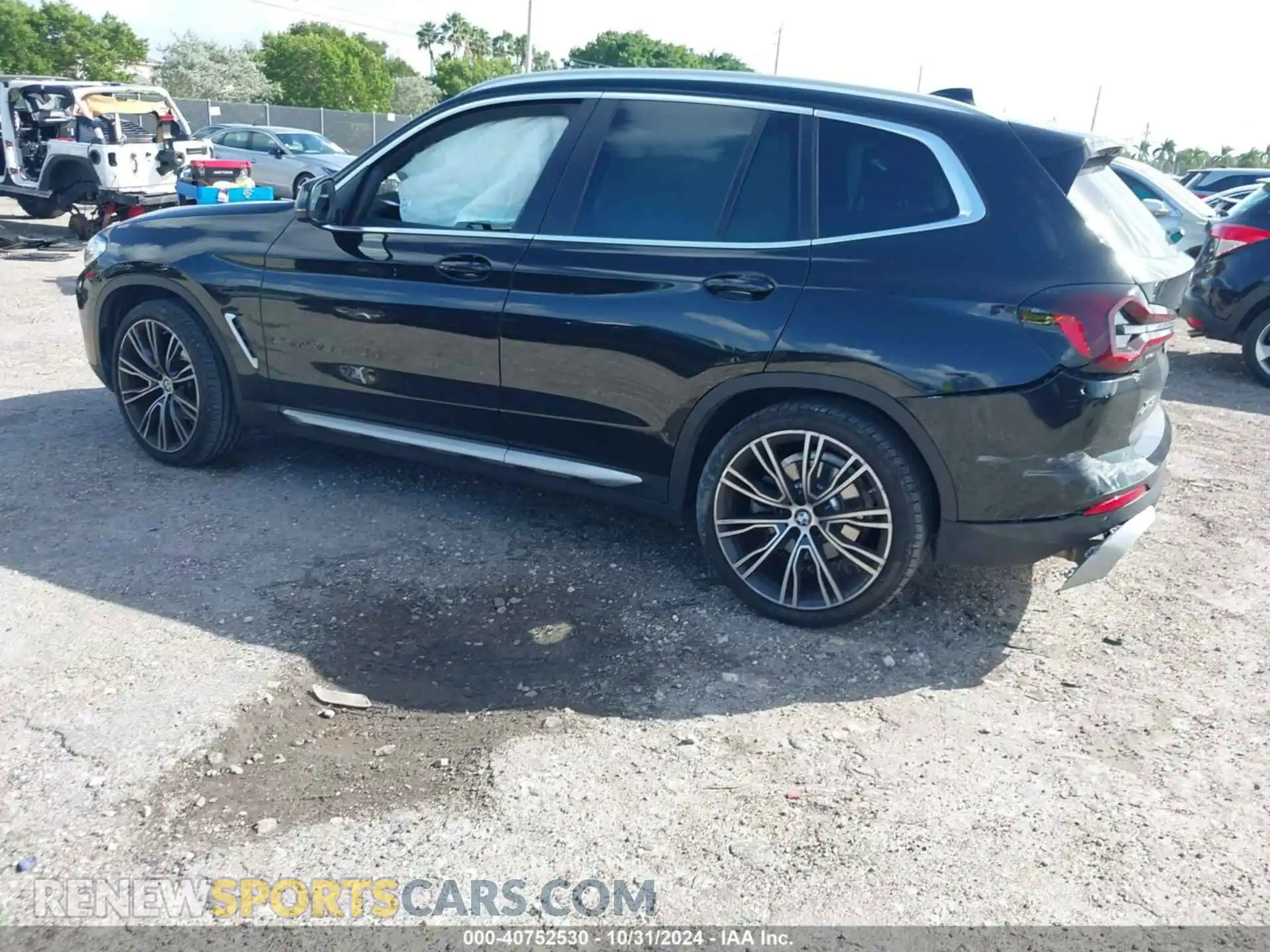 3 Photograph of a damaged car 5UX43DP00N9K99965 BMW X3 2022
