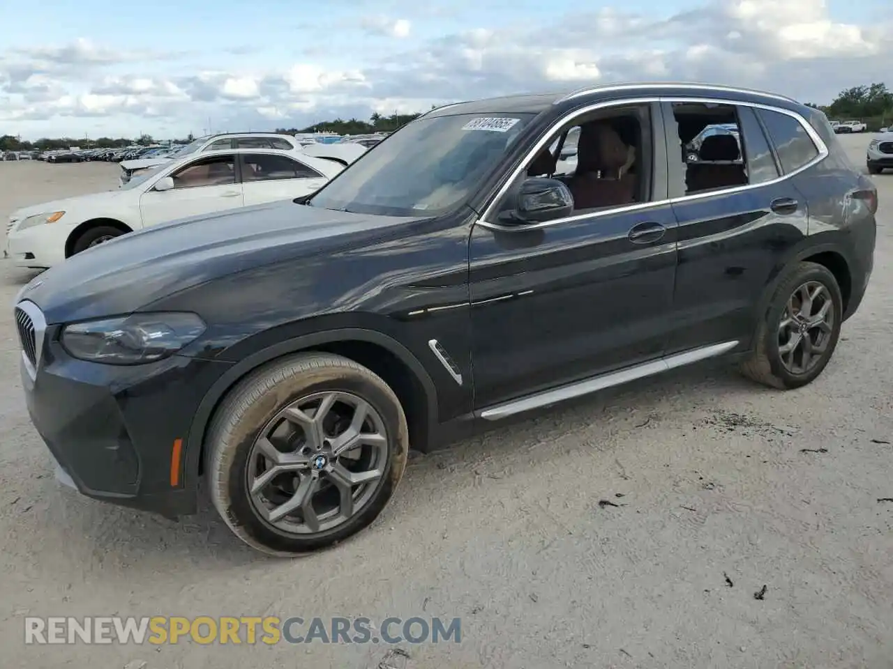 1 Photograph of a damaged car 5UX43DP00N9M21000 BMW X3 2022