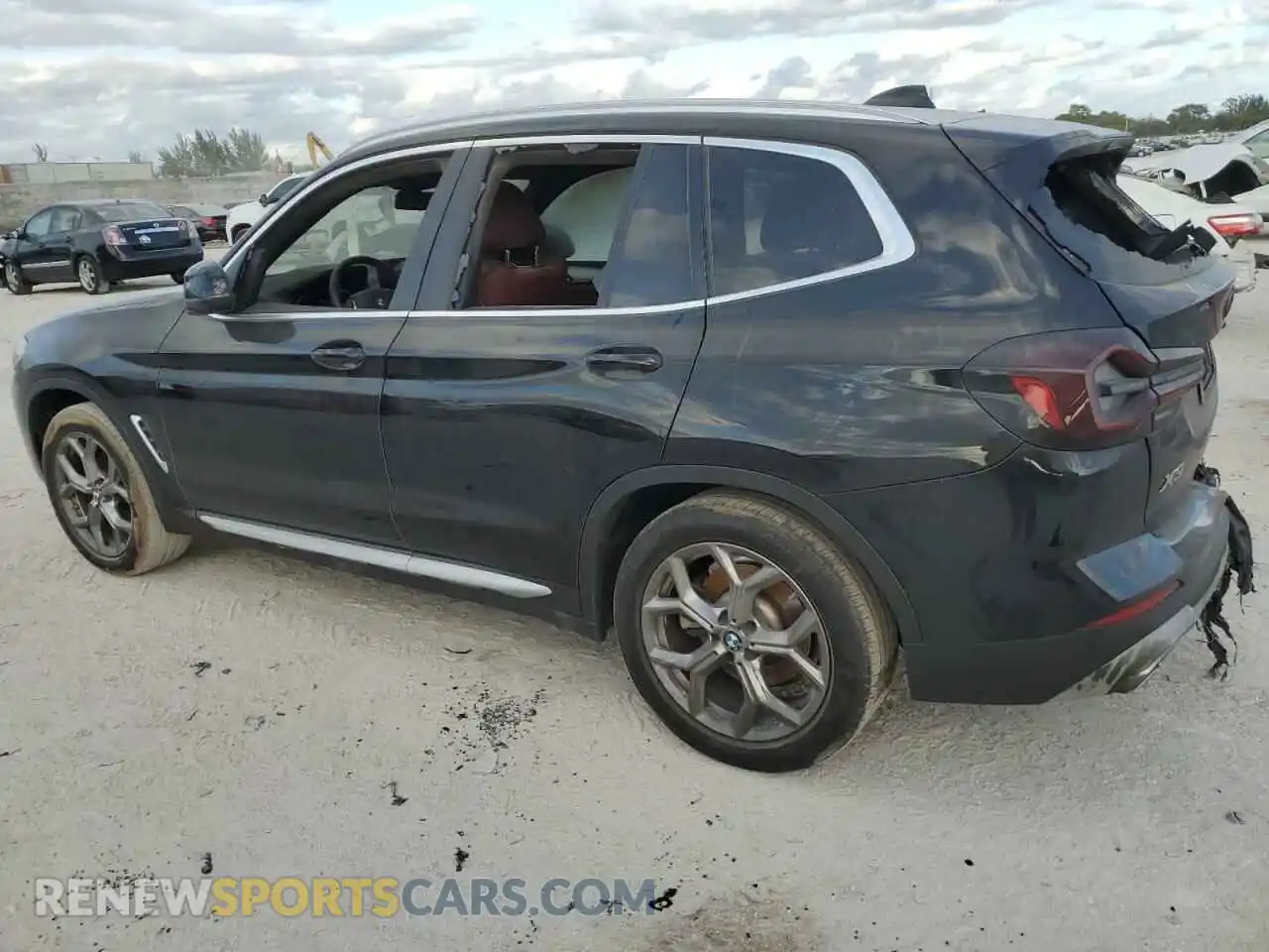 2 Photograph of a damaged car 5UX43DP00N9M21000 BMW X3 2022