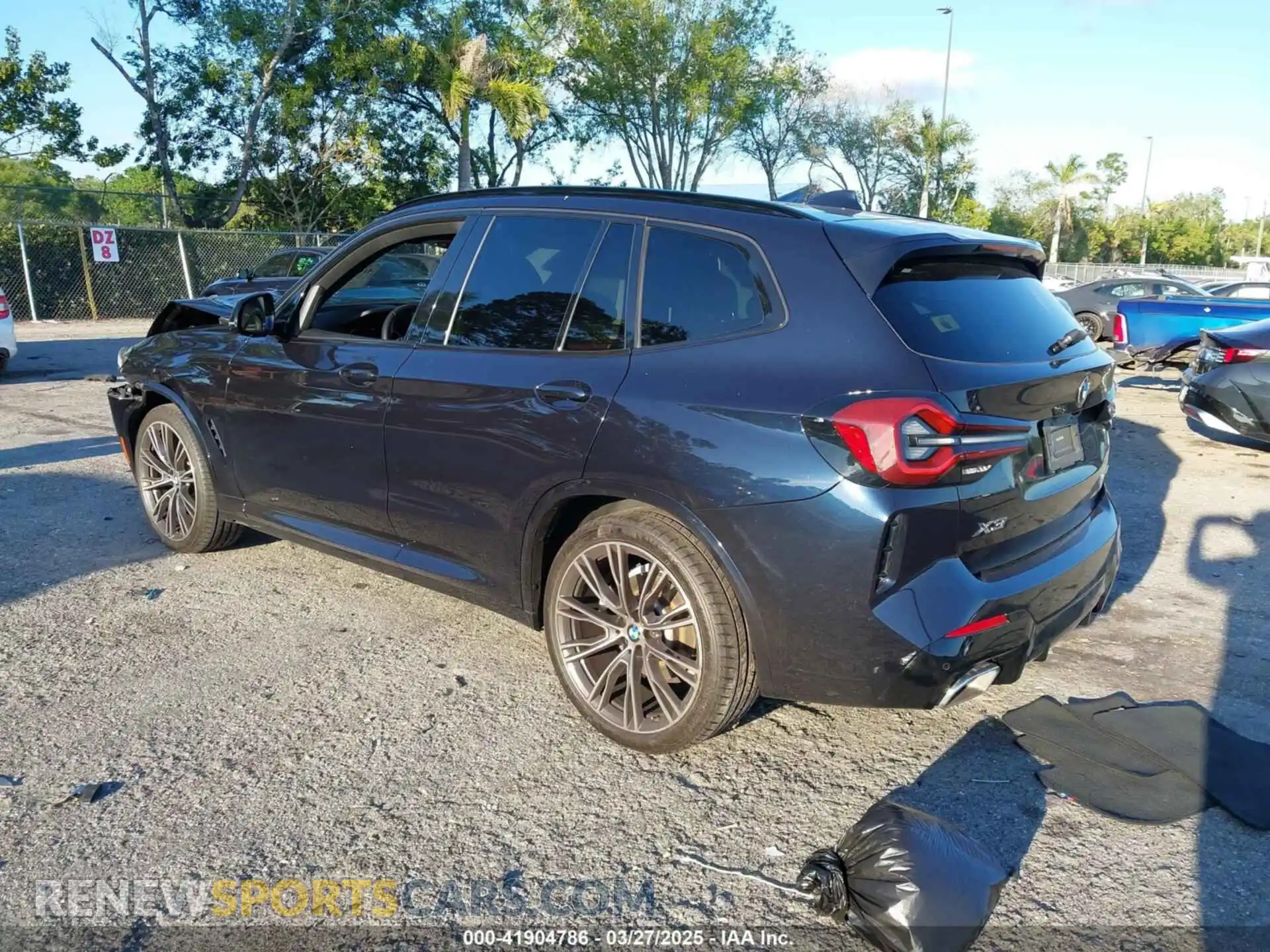3 Photograph of a damaged car 5UX43DP01N9K44411 BMW X3 2022