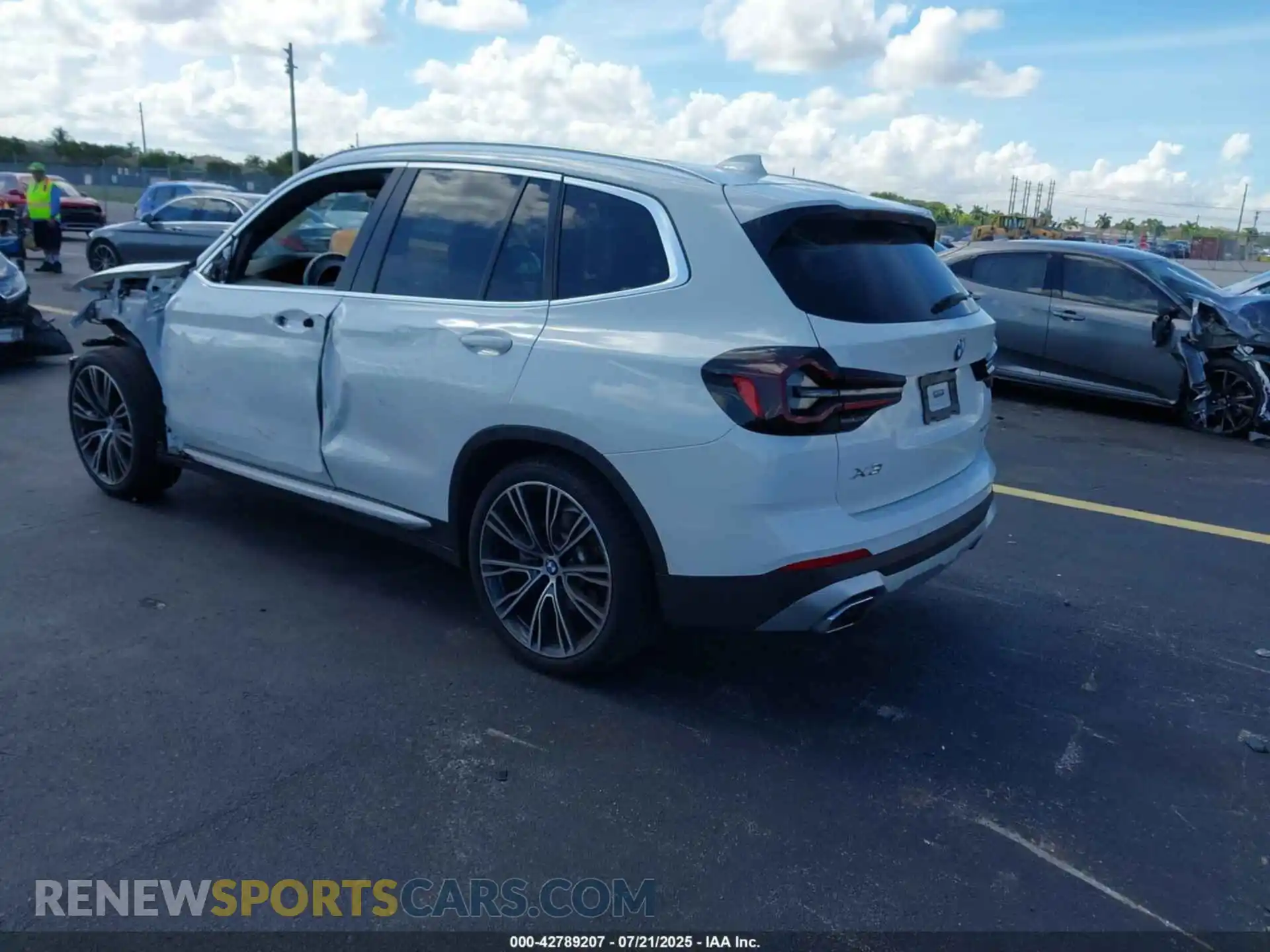 3 Фотография поврежденного автомобиля 5UX43DP01N9K69065 BMW X3 2022