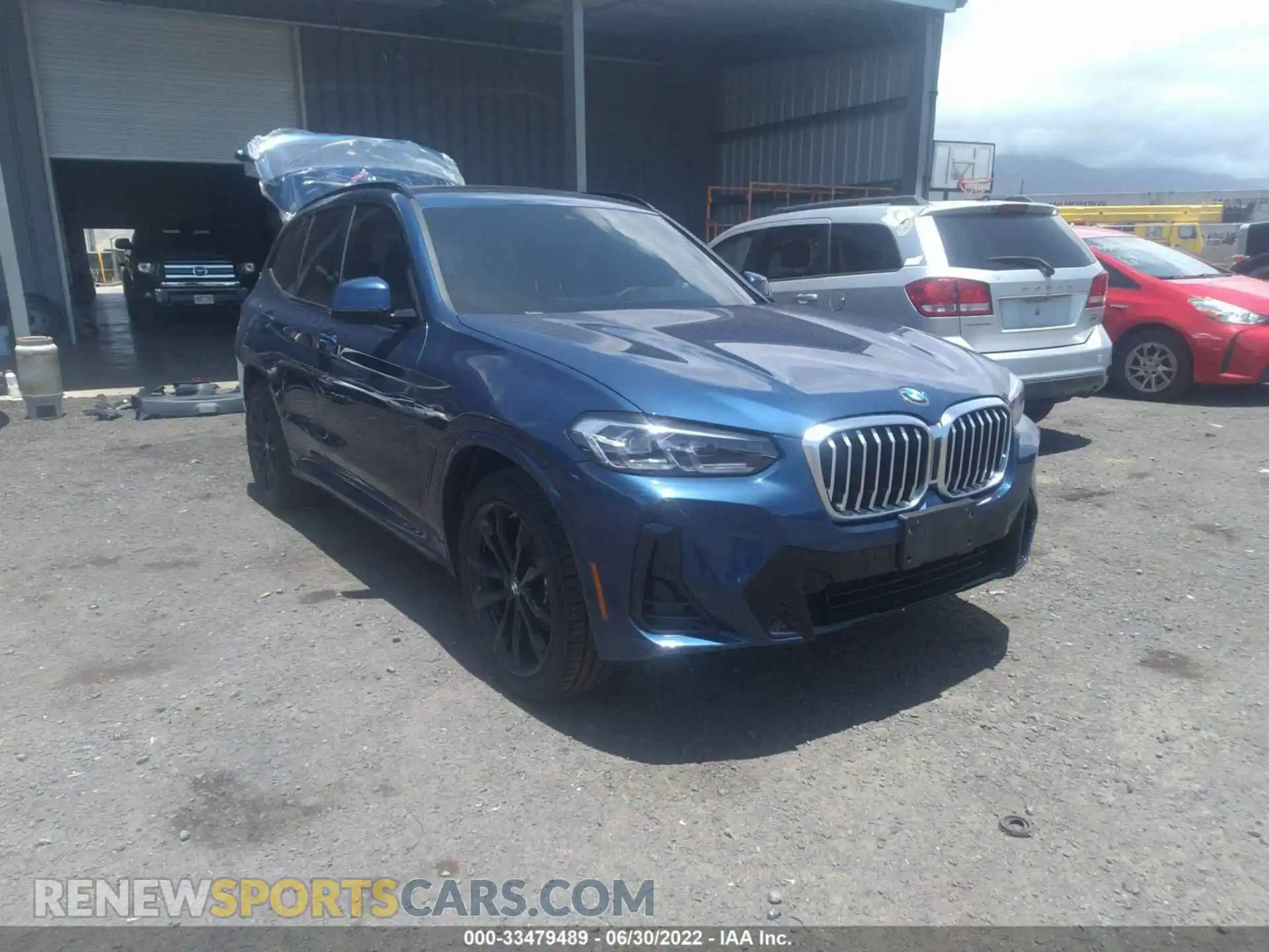 1 Photograph of a damaged car 5UX43DP01N9L10441 BMW X3 2022