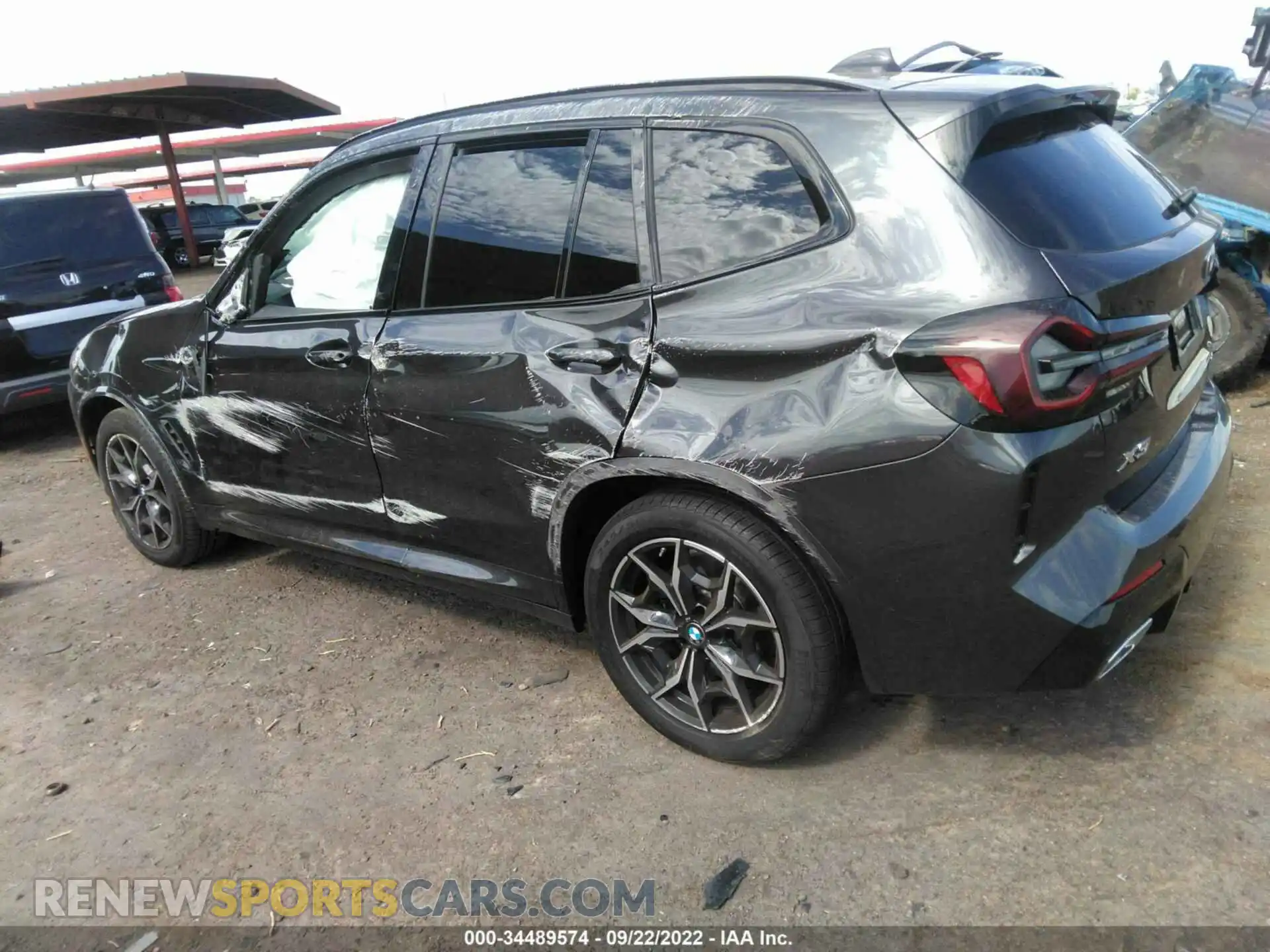 3 Photograph of a damaged car 5UX43DP01N9M26352 BMW X3 2022