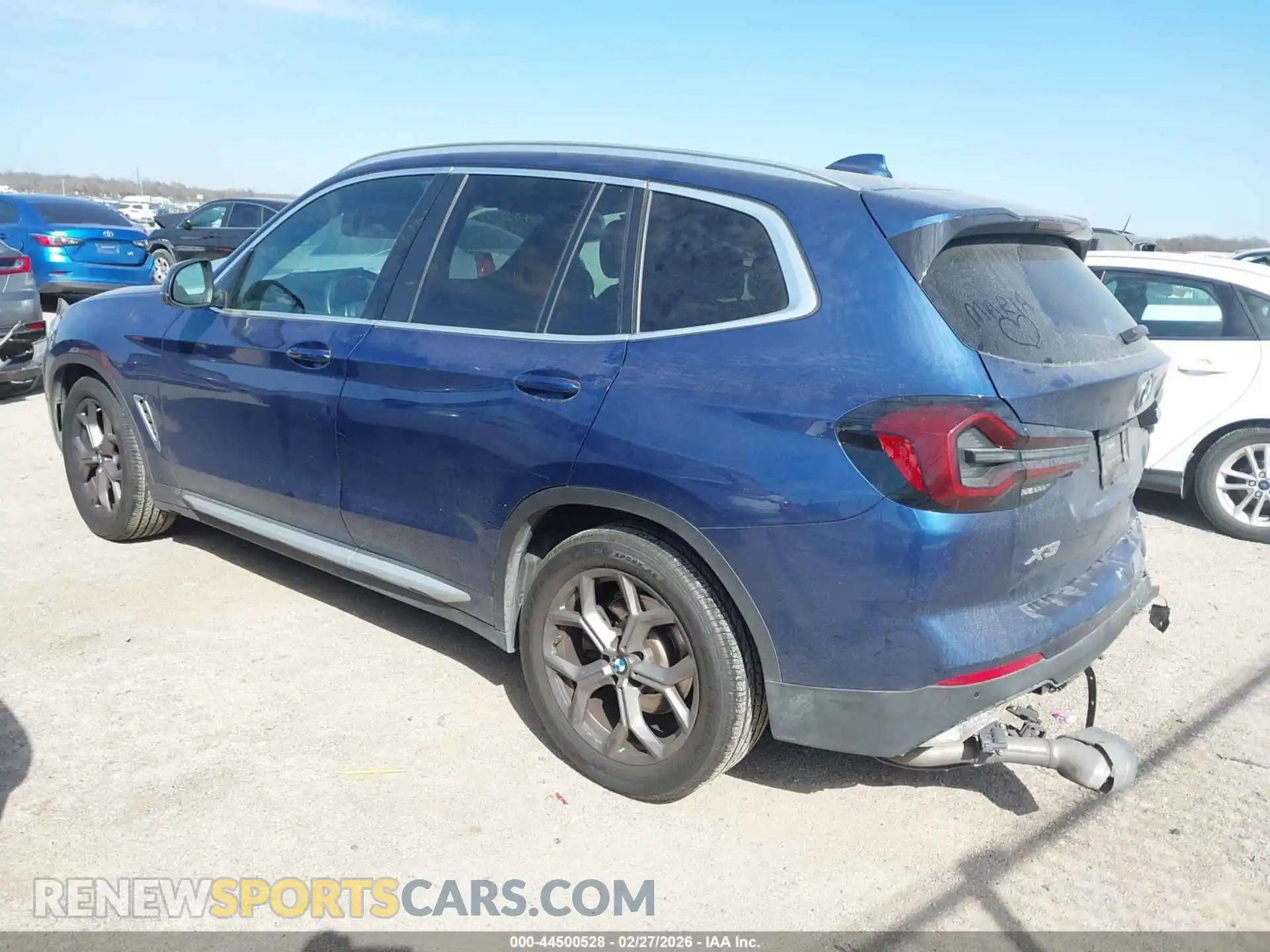 3 Photograph of a damaged car 5UX43DP01N9M30465 BMW X3 2022