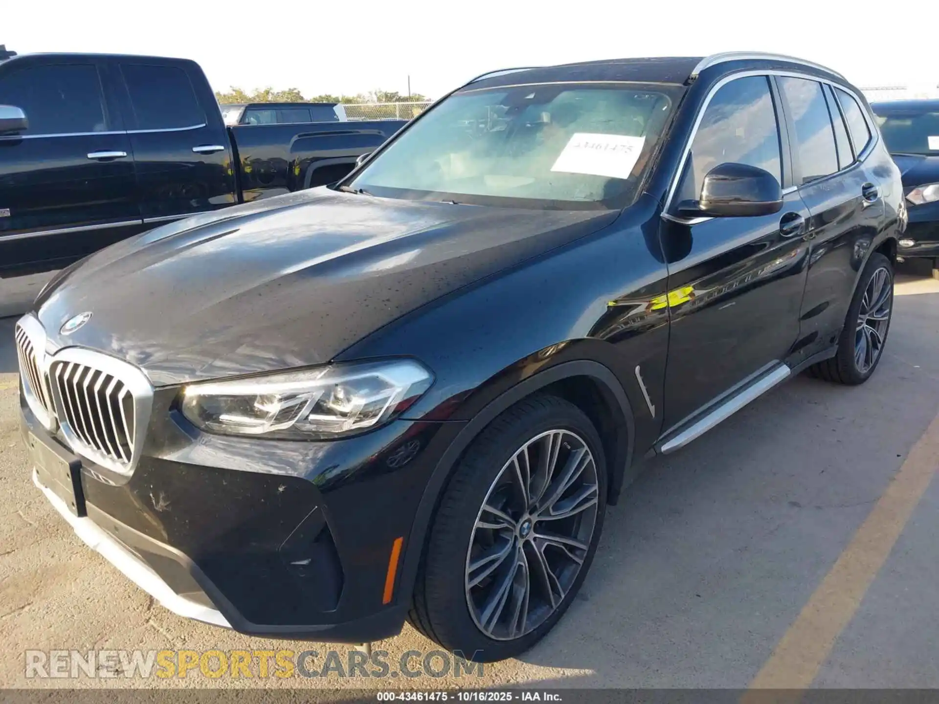 2 Photograph of a damaged car 5UX43DP01N9N31117 BMW X3 2022