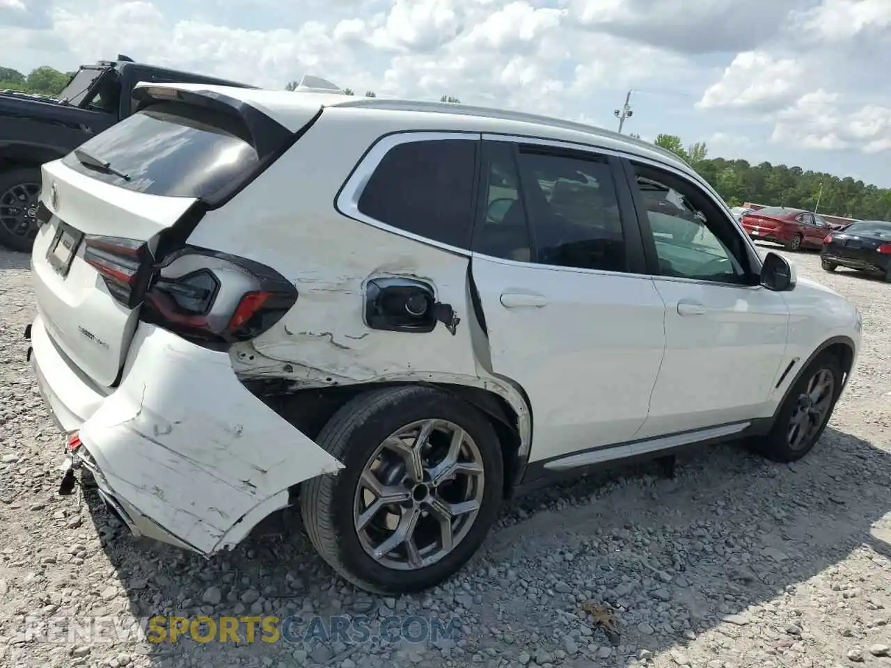 3 Photograph of a damaged car 5UX43DP02N9K66787 BMW X3 2022