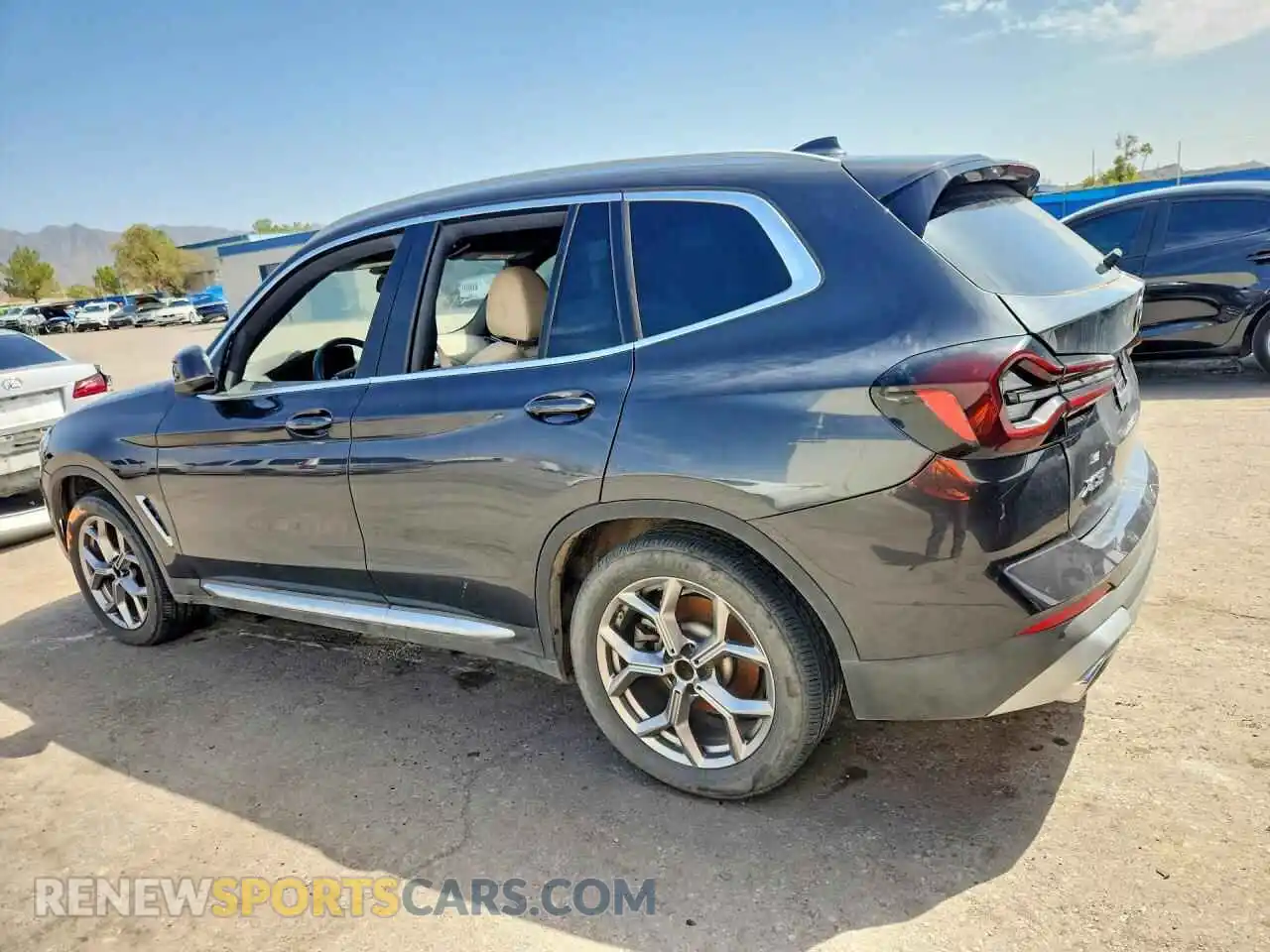 2 Фотография поврежденного автомобиля 5UX43DP02N9K69320 BMW X3 2022