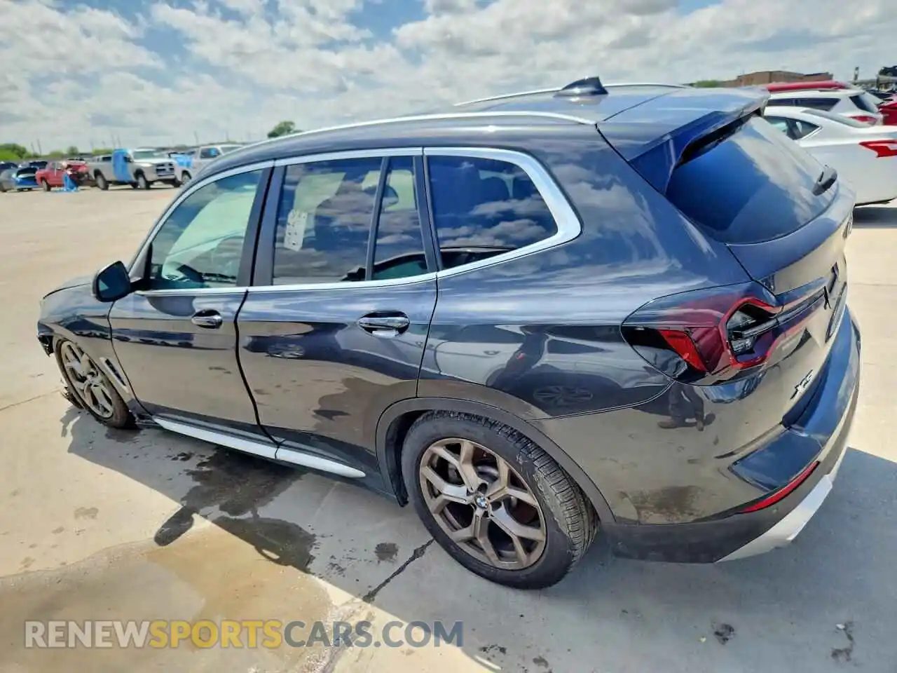 2 Photograph of a damaged car 5UX43DP02N9L59731 BMW X3 2022