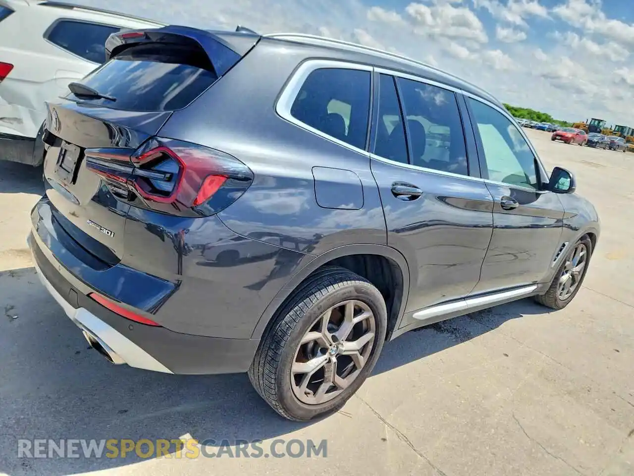 3 Photograph of a damaged car 5UX43DP02N9L59731 BMW X3 2022