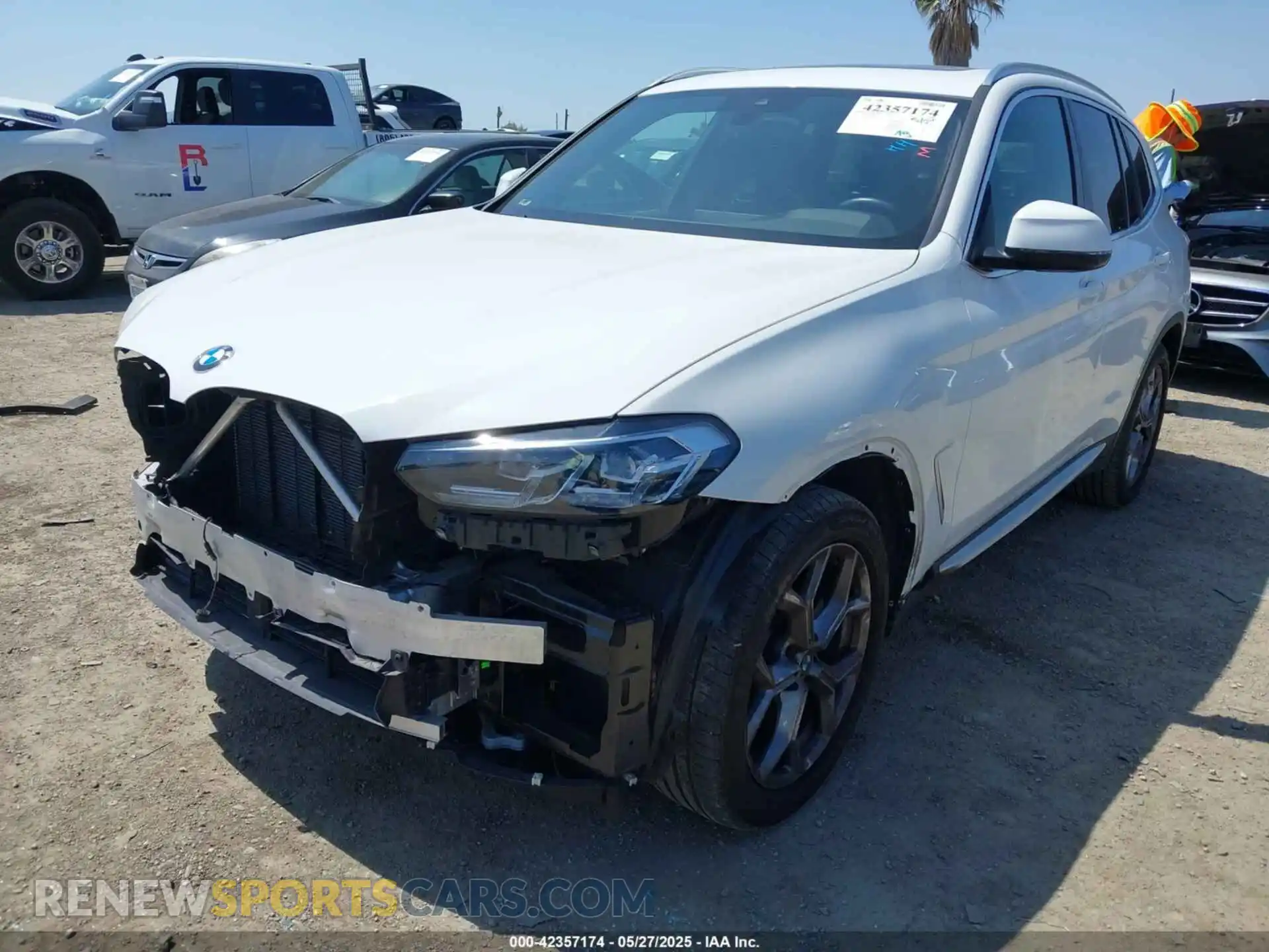 2 Photograph of a damaged car 5UX43DP02N9M15330 BMW X3 2022