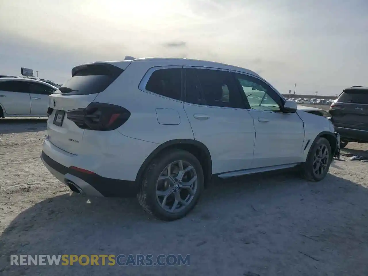 3 Photograph of a damaged car 5UX43DP03N9L84007 BMW X3 2022