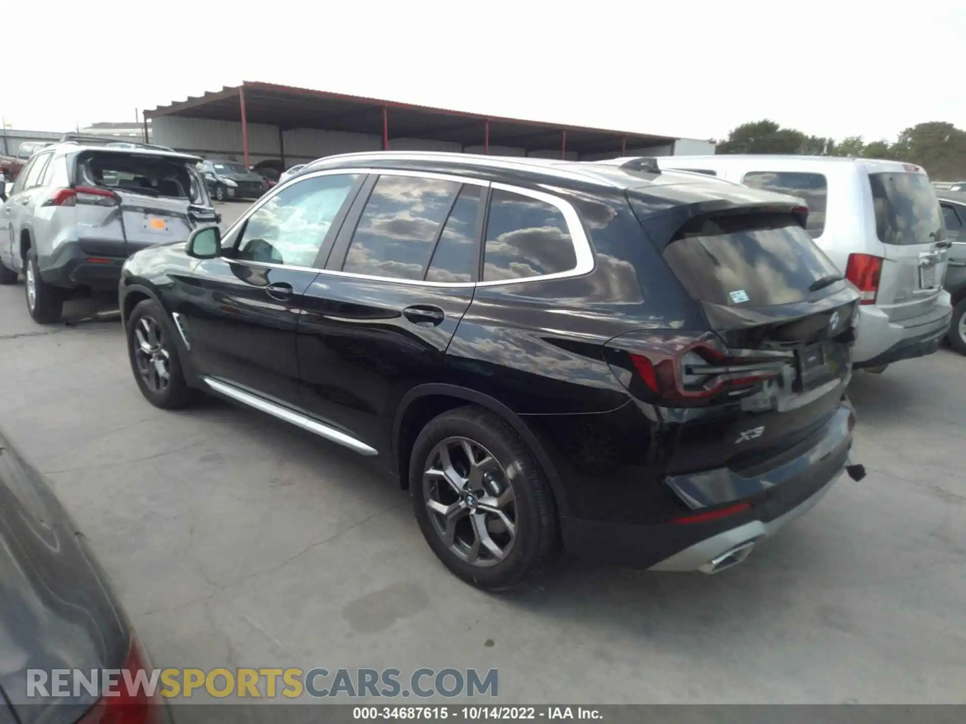 3 Photograph of a damaged car 5UX43DP03N9M16891 BMW X3 2022