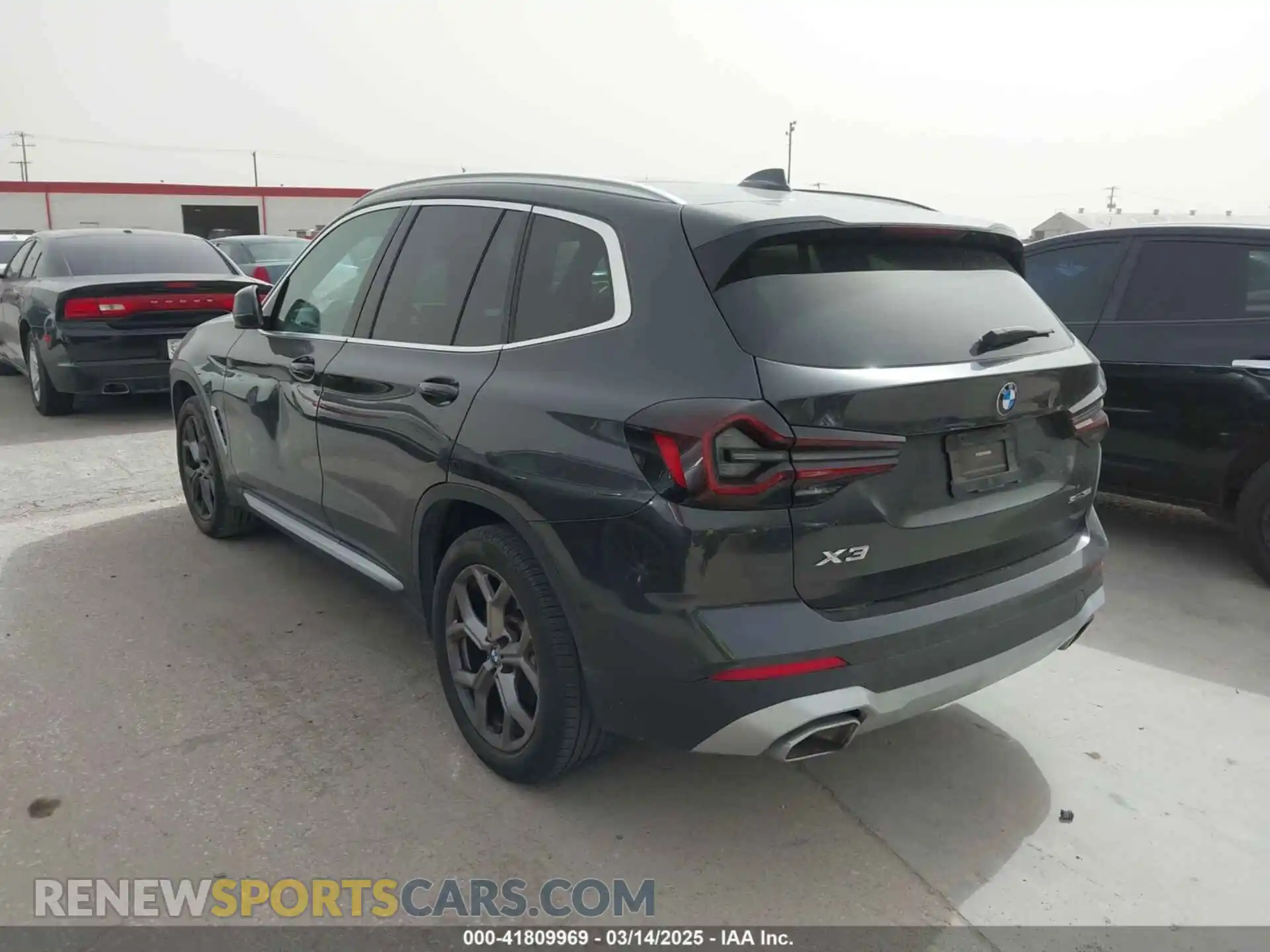 3 Photograph of a damaged car 5UX43DP03N9M46716 BMW X3 2022