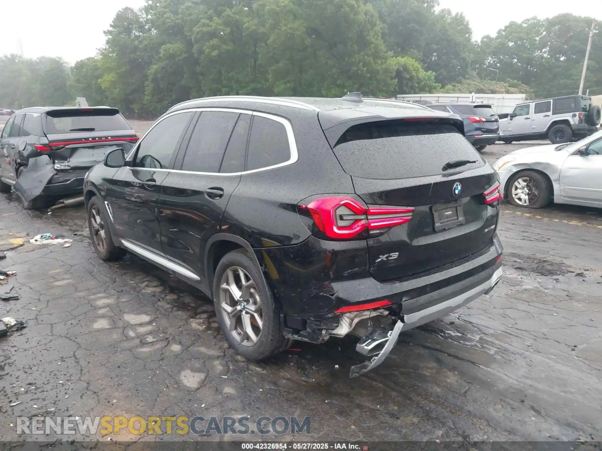 3 Photograph of a damaged car 5UX43DP04N9J81322 BMW X3 2022