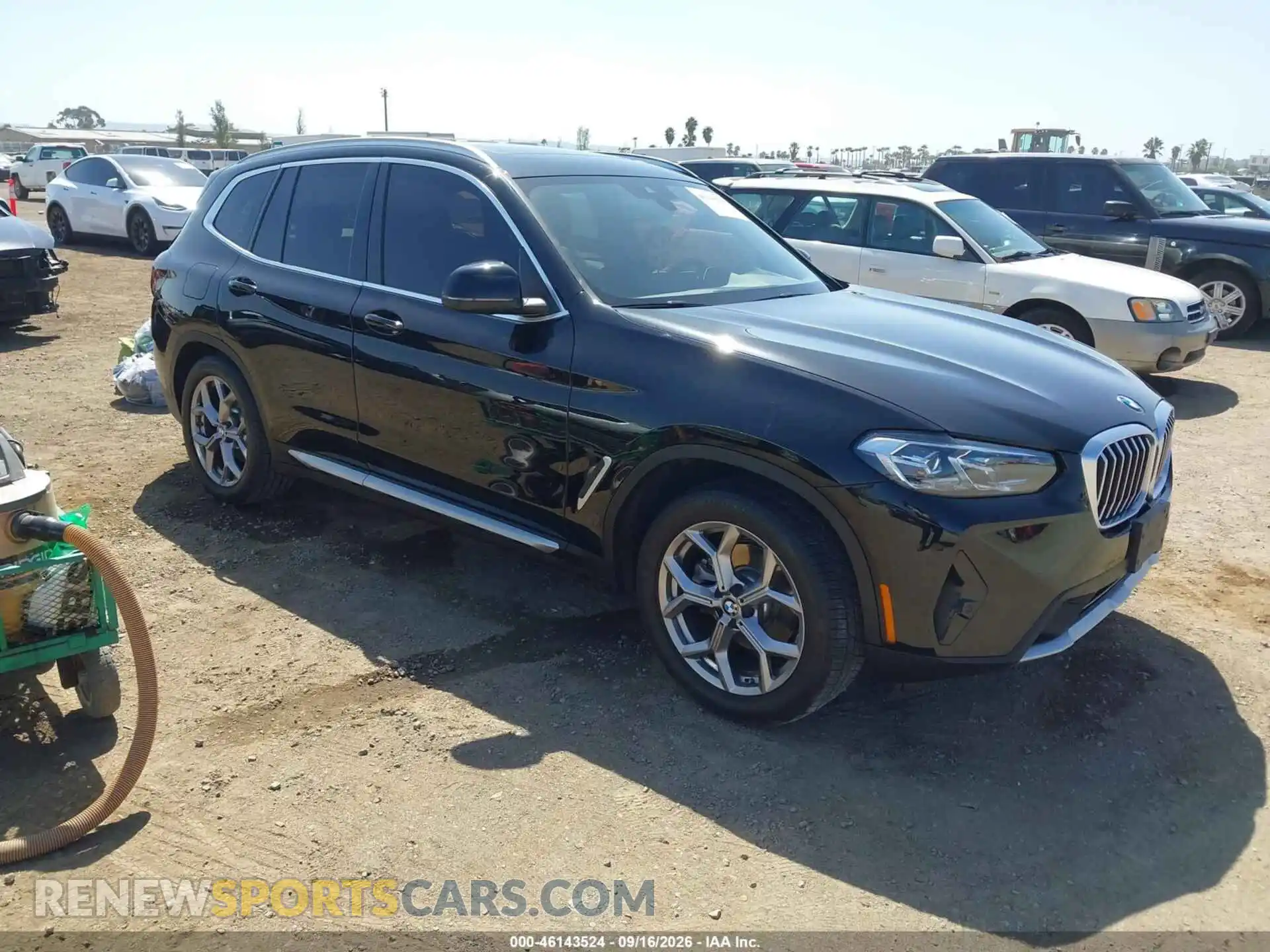 1 Photograph of a damaged car 5UX43DP05N9L39926 BMW X3 2022