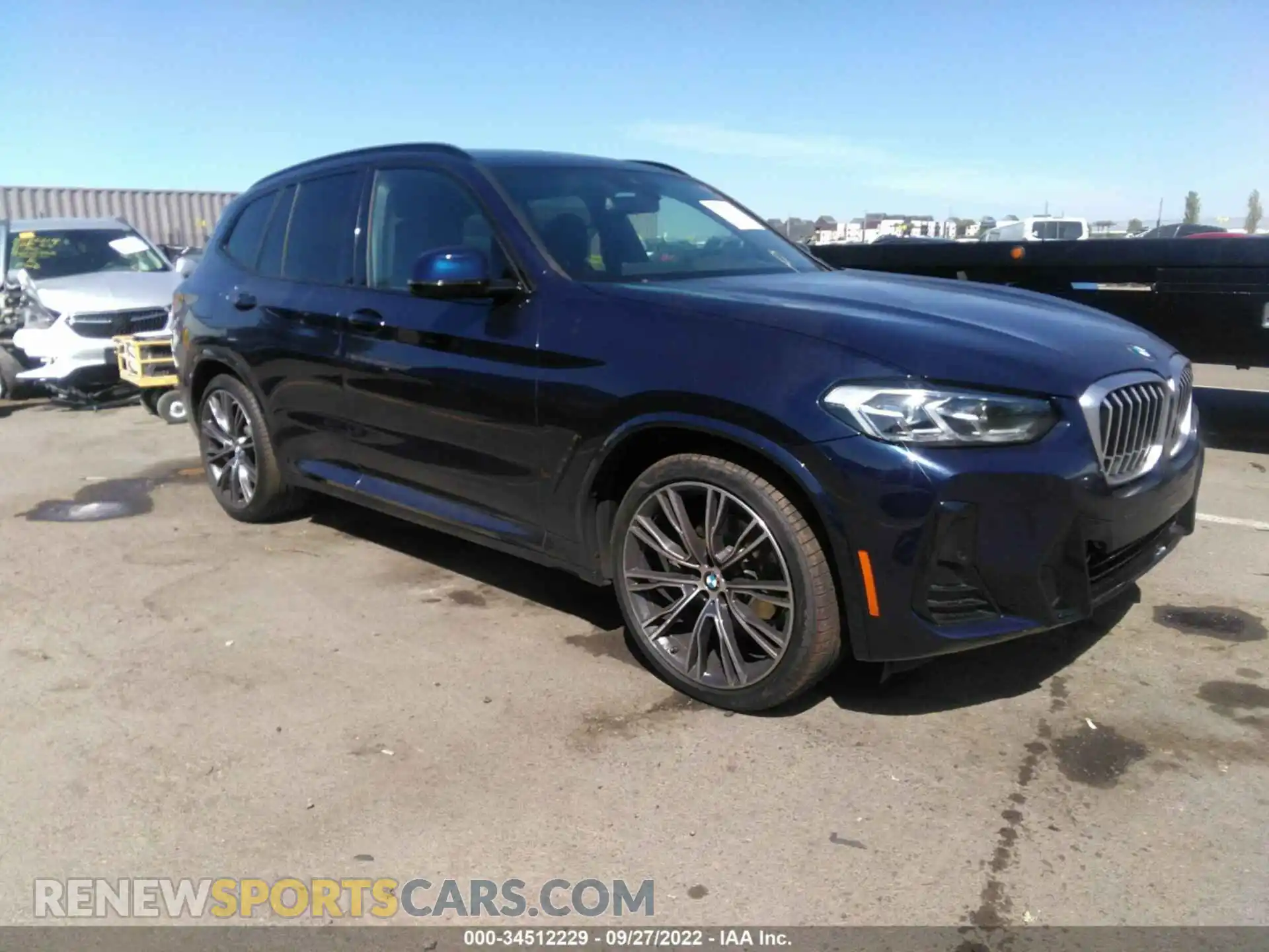 1 Photograph of a damaged car 5UX43DP05N9M20912 BMW X3 2022