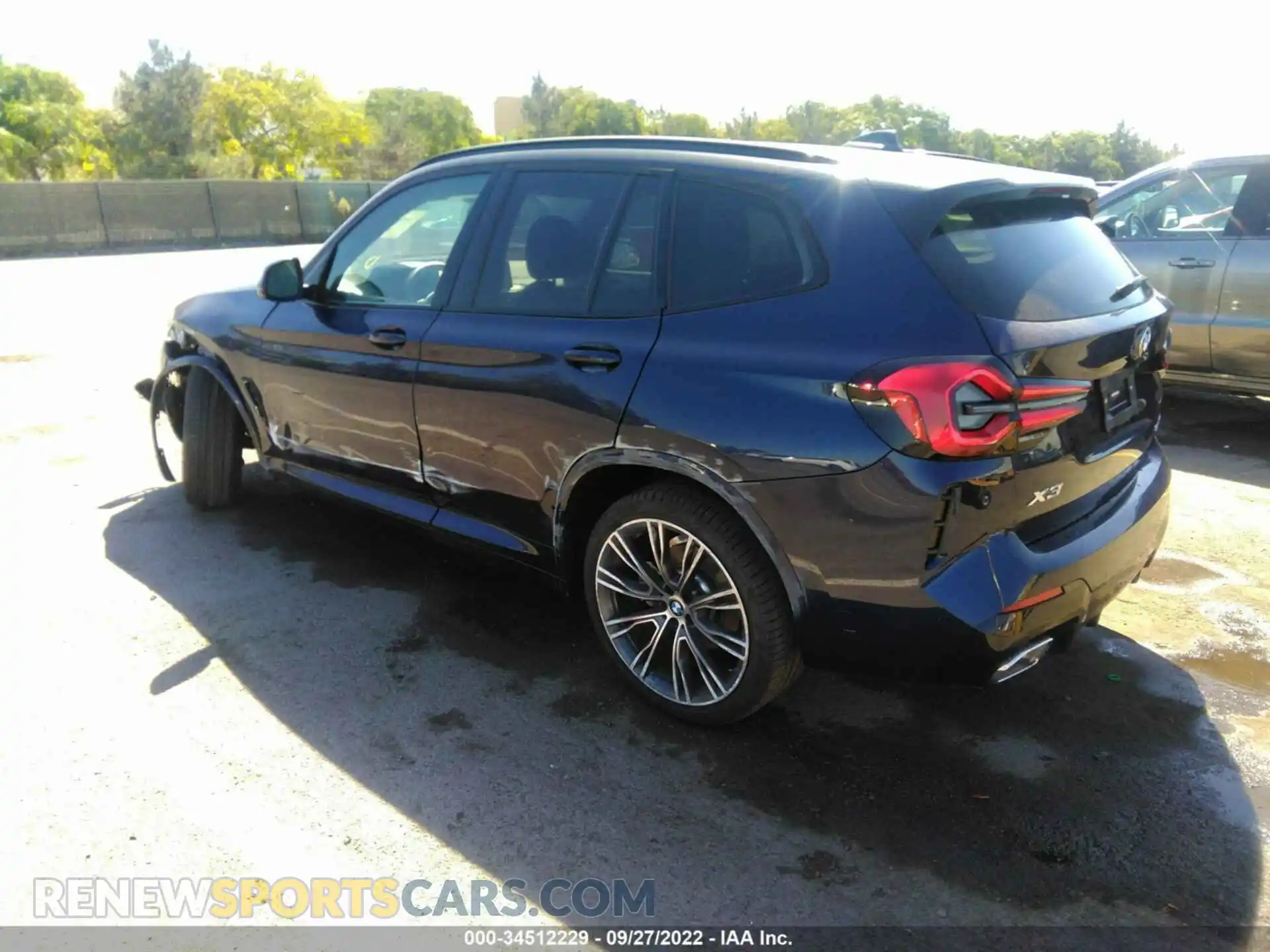 3 Photograph of a damaged car 5UX43DP05N9M20912 BMW X3 2022