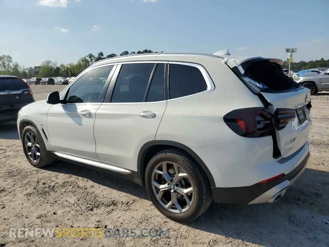 2 Photograph of a damaged car 5UX43DP05N9N06088 BMW X3 2022