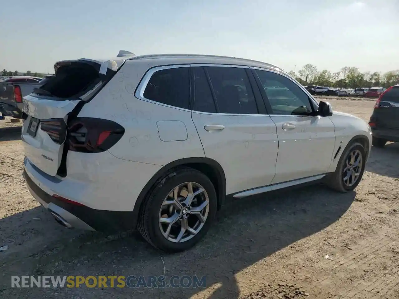 3 Photograph of a damaged car 5UX43DP05N9N06088 BMW X3 2022
