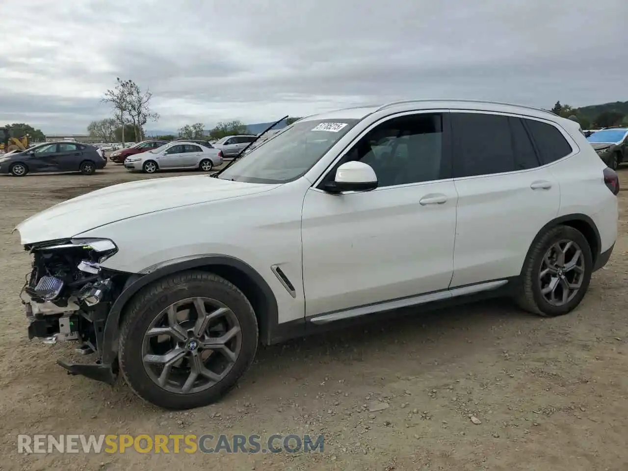 1 Photograph of a damaged car 5UX43DP05N9N13610 BMW X3 2022