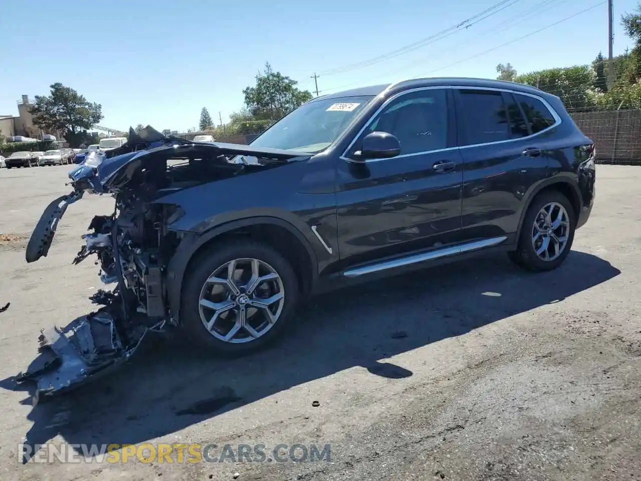 1 Photograph of a damaged car 5UX43DP06N9J91012 BMW X3 2022