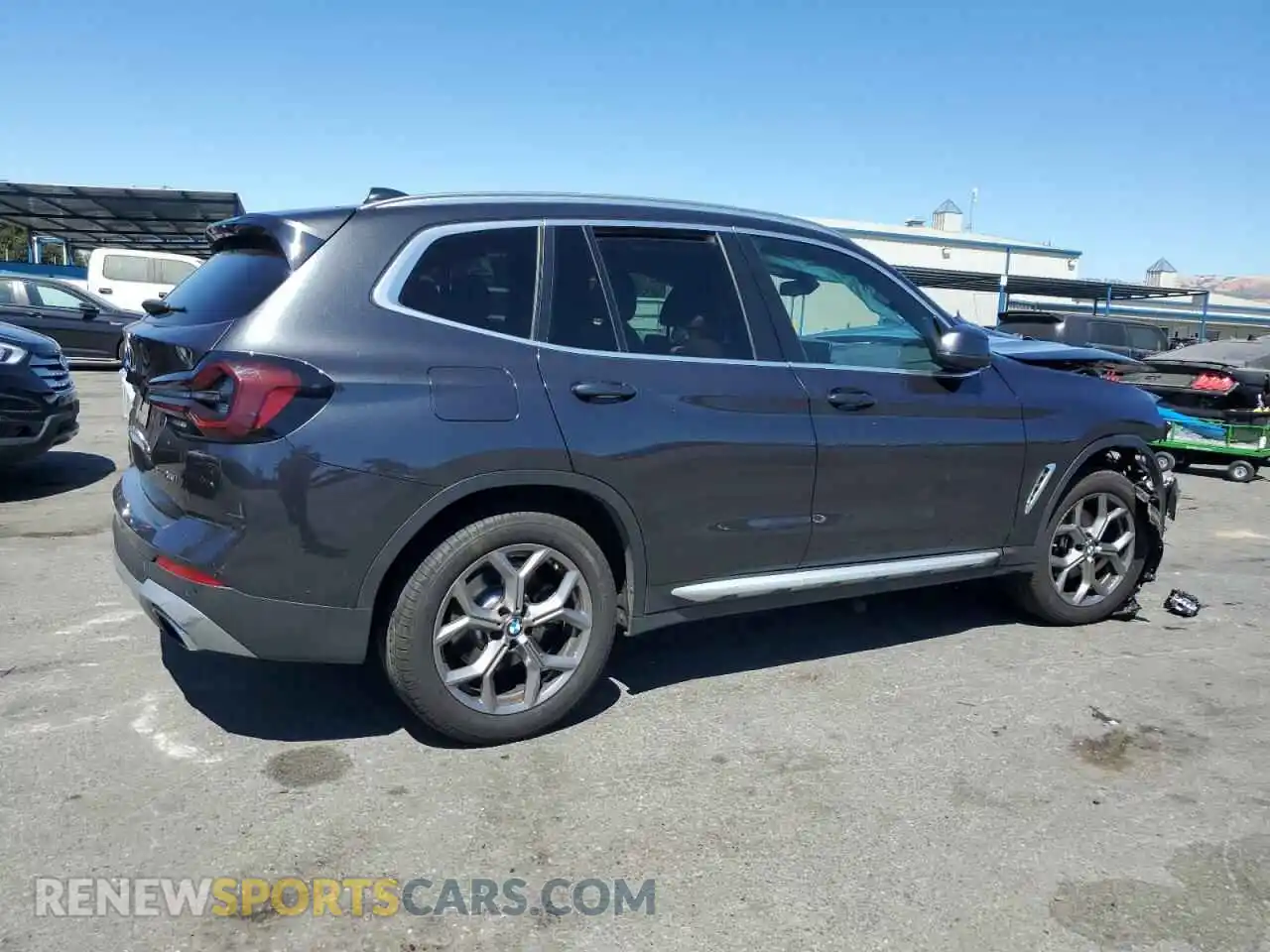 3 Photograph of a damaged car 5UX43DP06N9J91012 BMW X3 2022