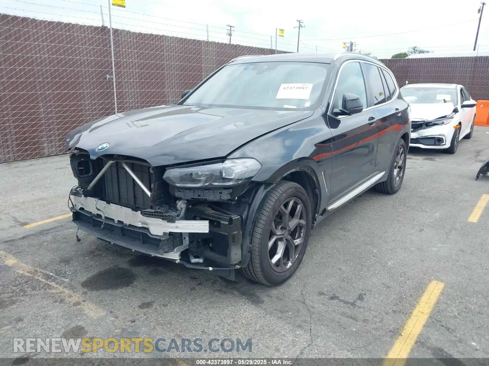 2 Photograph of a damaged car 5UX43DP06N9K64329 BMW X3 2022