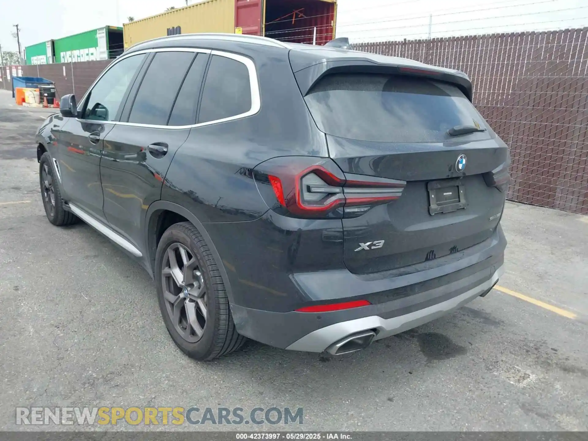 3 Photograph of a damaged car 5UX43DP06N9K64329 BMW X3 2022