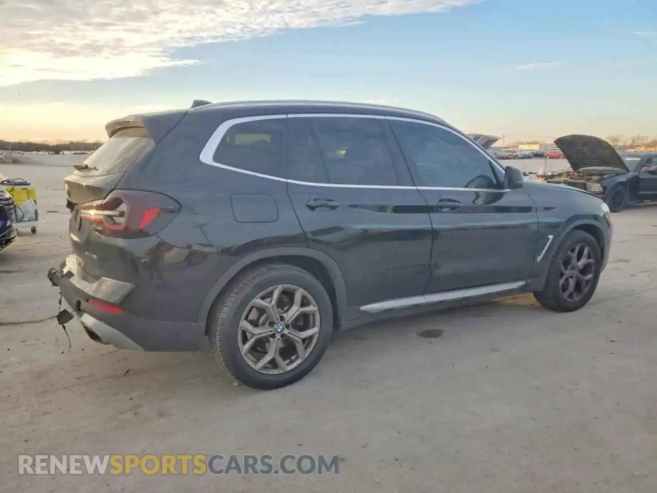 3 Photograph of a damaged car 5UX43DP06N9M09594 BMW X3 2022
