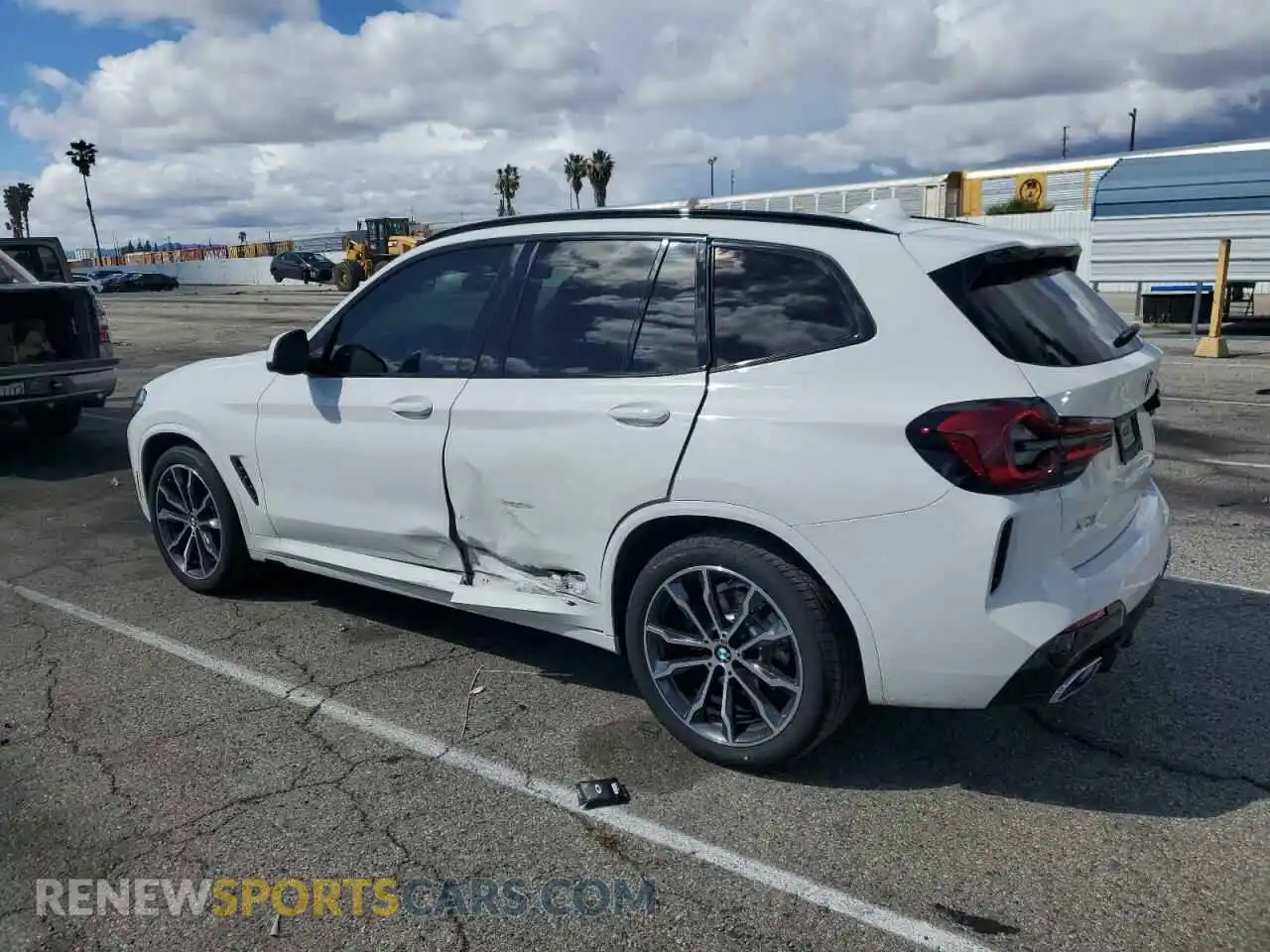 2 Photograph of a damaged car 5UX43DP06N9M67530 BMW X3 2022