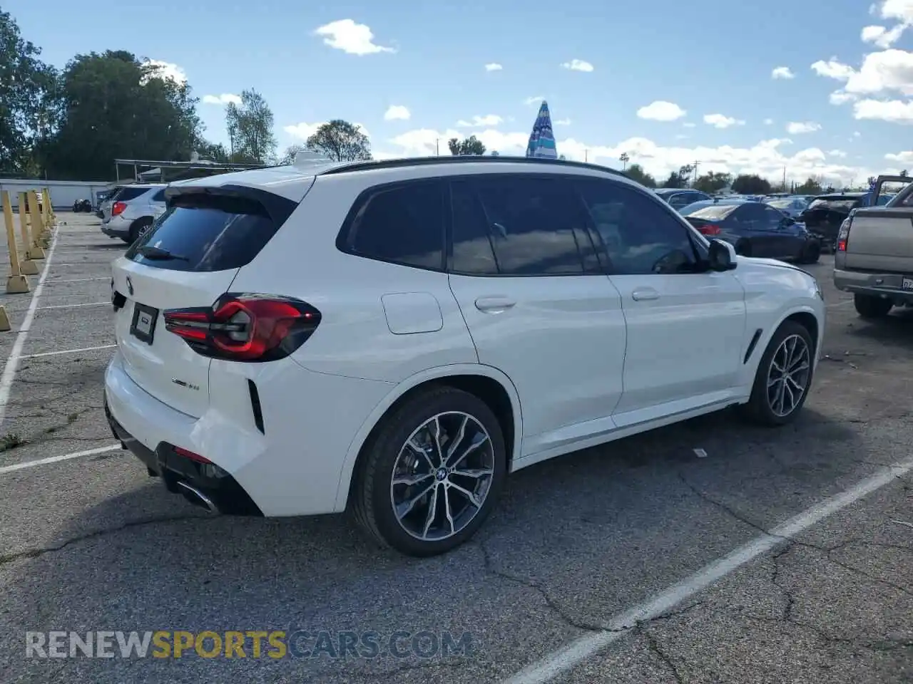 3 Photograph of a damaged car 5UX43DP06N9M67530 BMW X3 2022