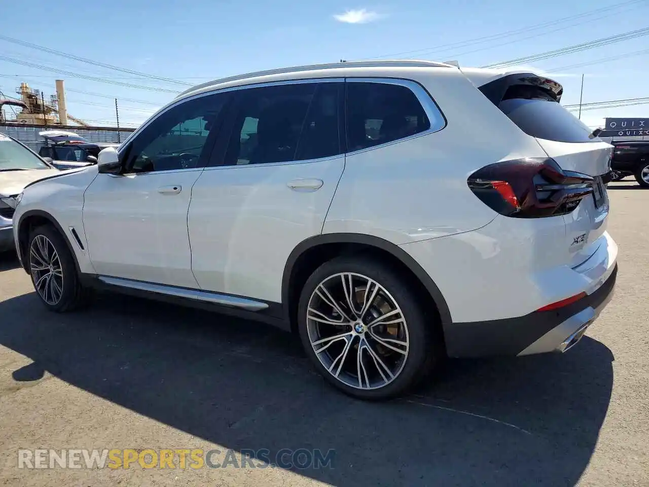 2 Photograph of a damaged car 5UX43DP06N9N06133 BMW X3 2022