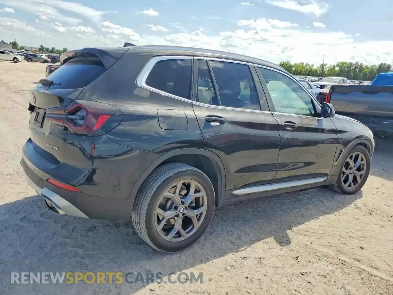 3 Photograph of a damaged car 5UX43DP07N9J86689 BMW X3 2022