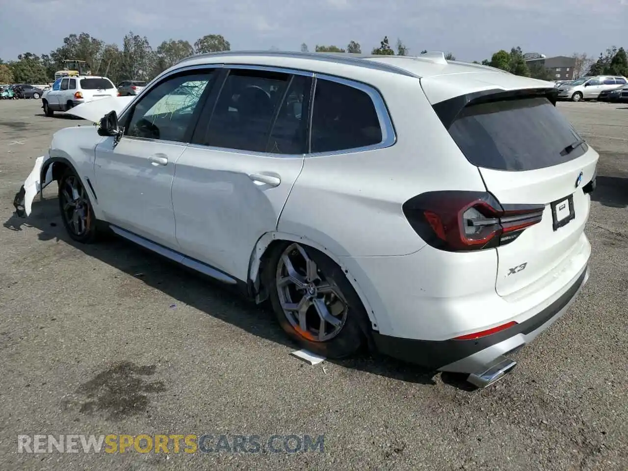 3 Photograph of a damaged car 5UX43DP07N9M26047 BMW X3 2022