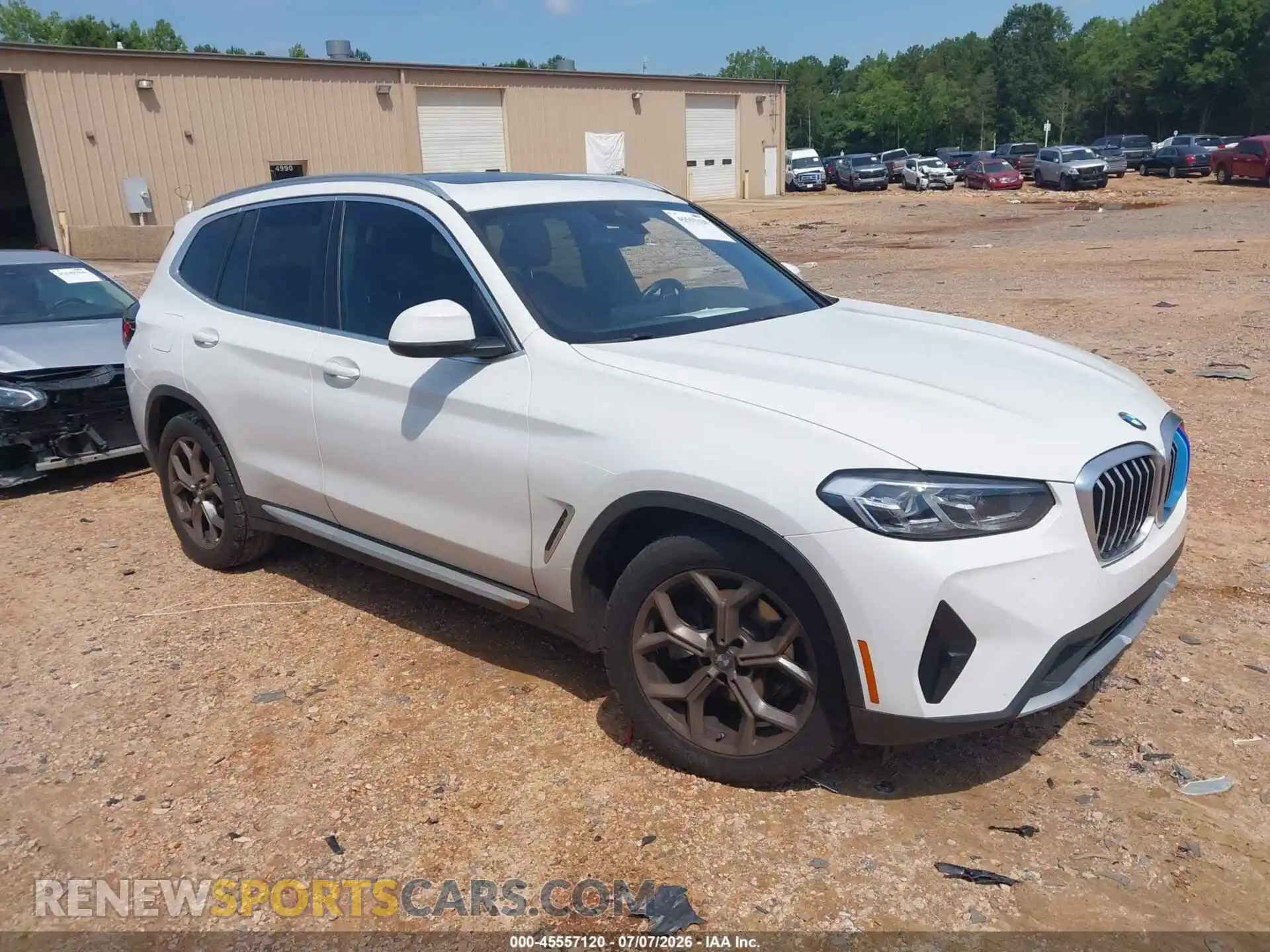 1 Photograph of a damaged car 5UX43DP07N9M35881 BMW X3 2022