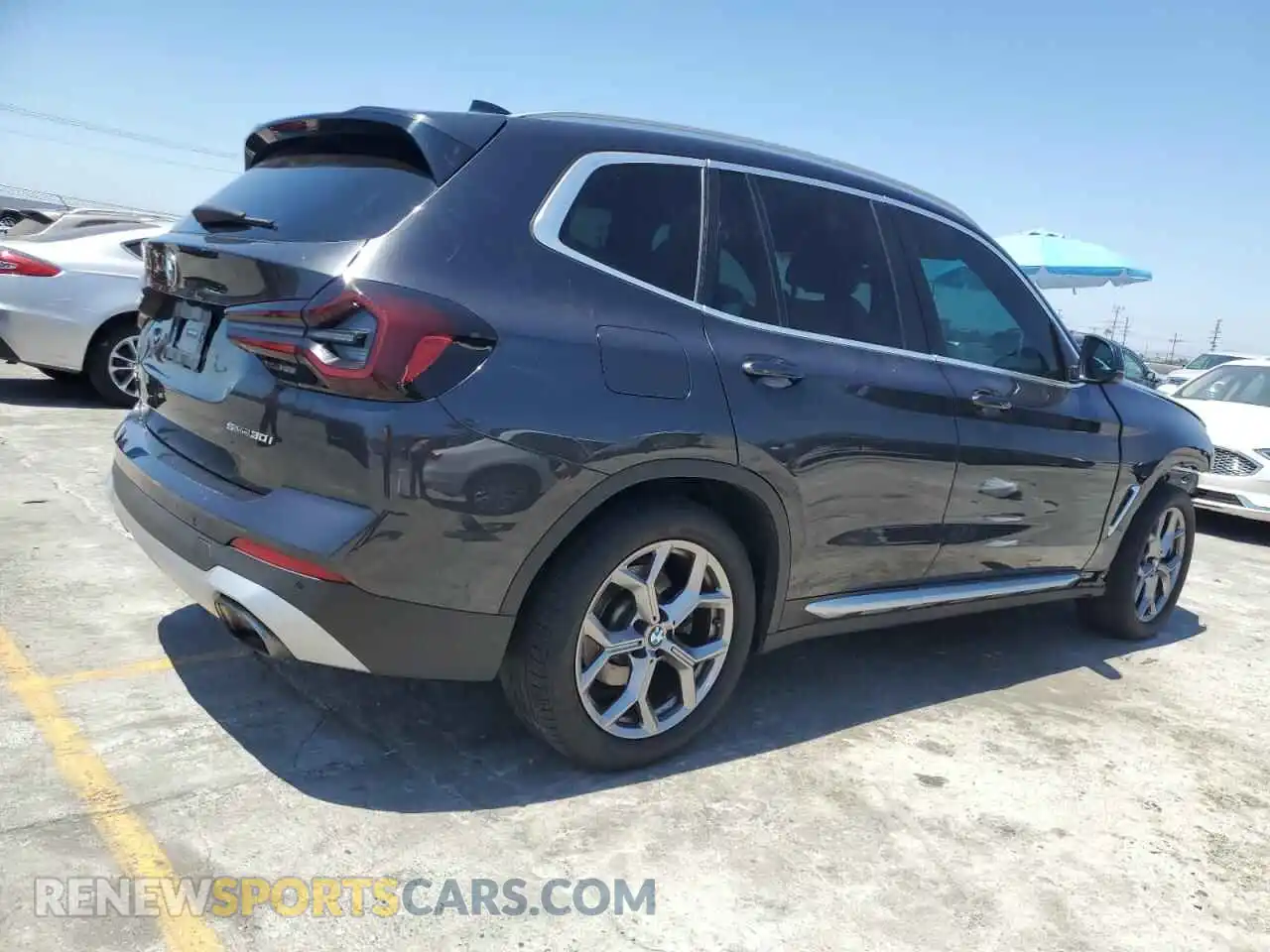 3 Photograph of a damaged car 5UX43DP08N9J29076 BMW X3 2022