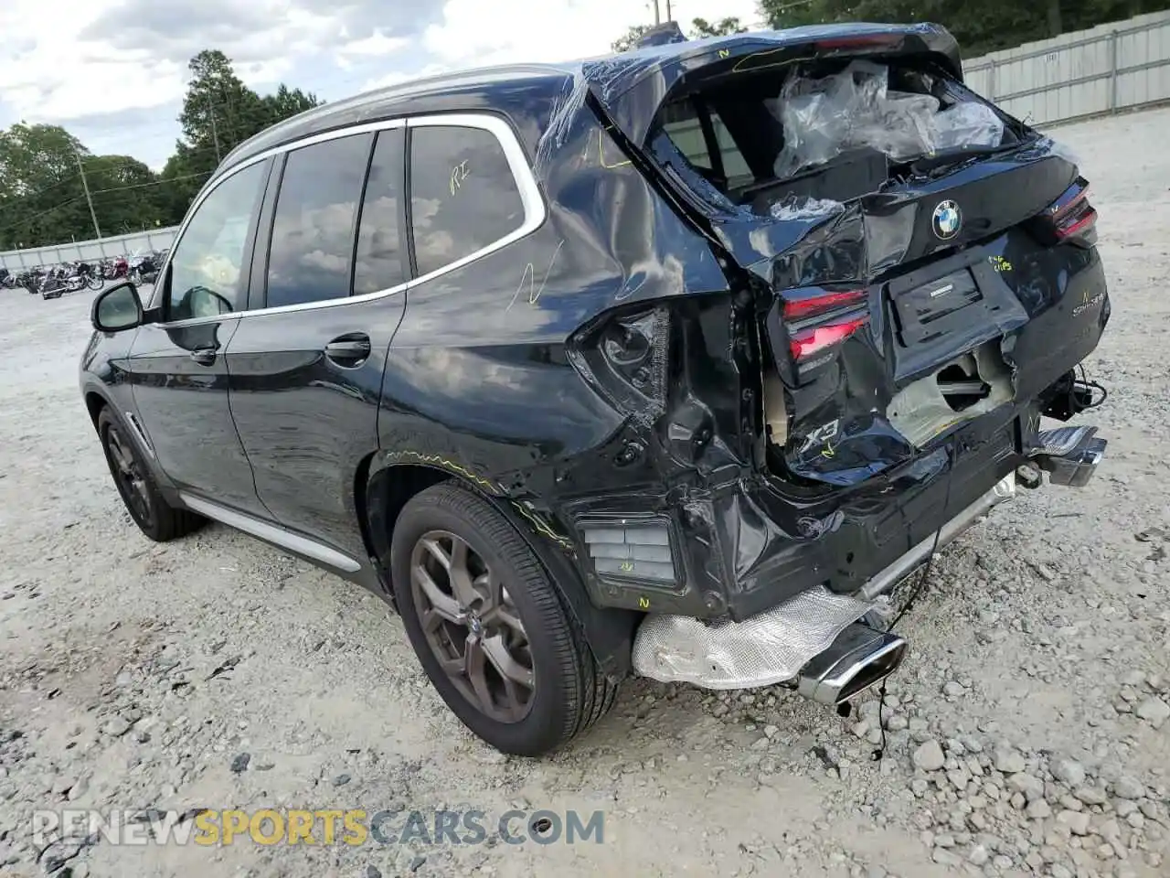 3 Photograph of a damaged car 5UX43DP08N9J67164 BMW X3 2022