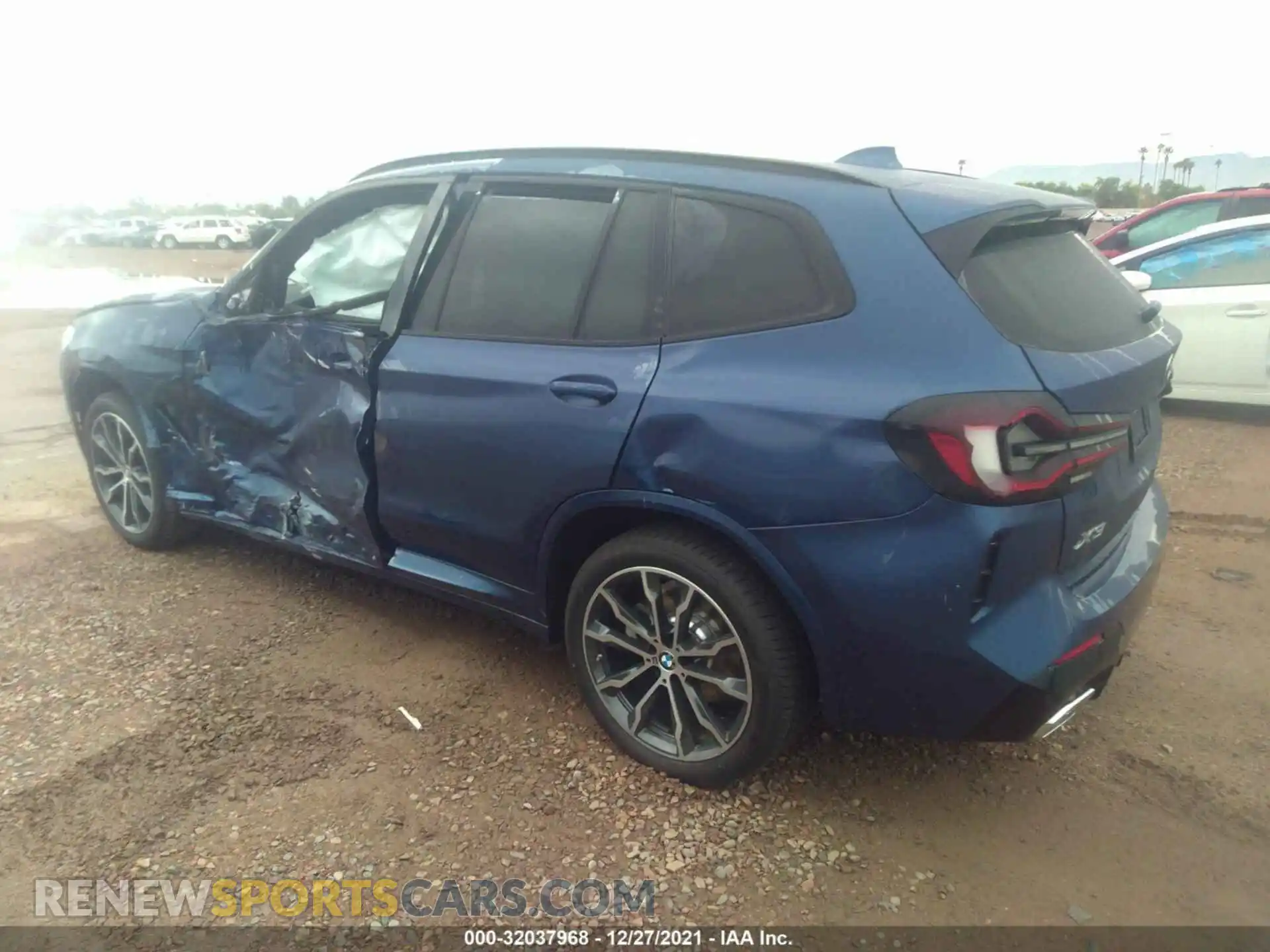 3 Photograph of a damaged car 5UX43DP08N9K06934 BMW X3 2022