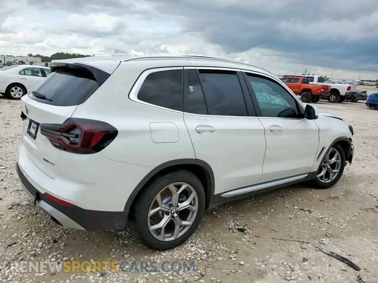 3 Photograph of a damaged car 5UX43DP08N9K99504 BMW X3 2022