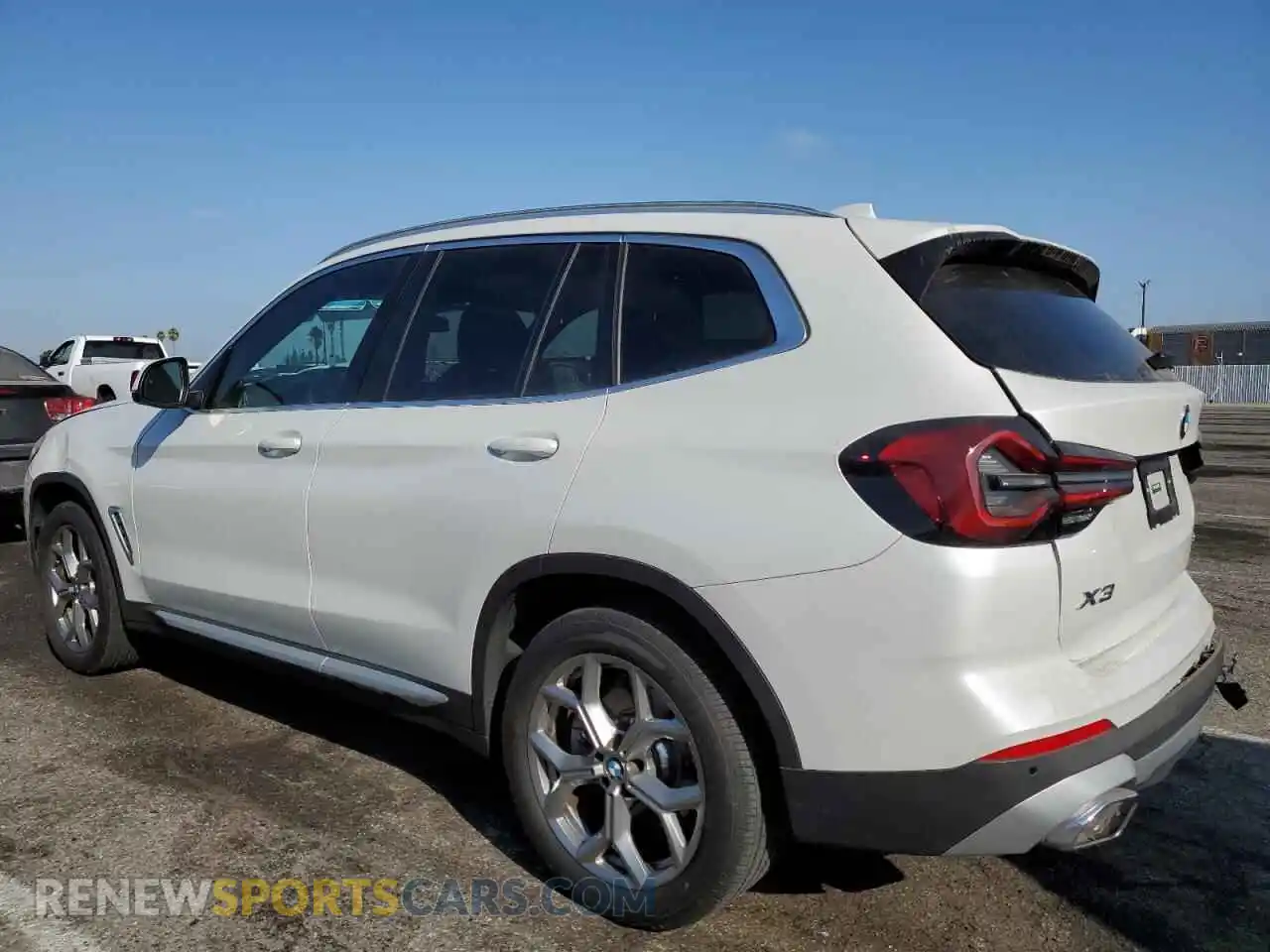2 Photograph of a damaged car 5UX43DP08N9N08384 BMW X3 2022