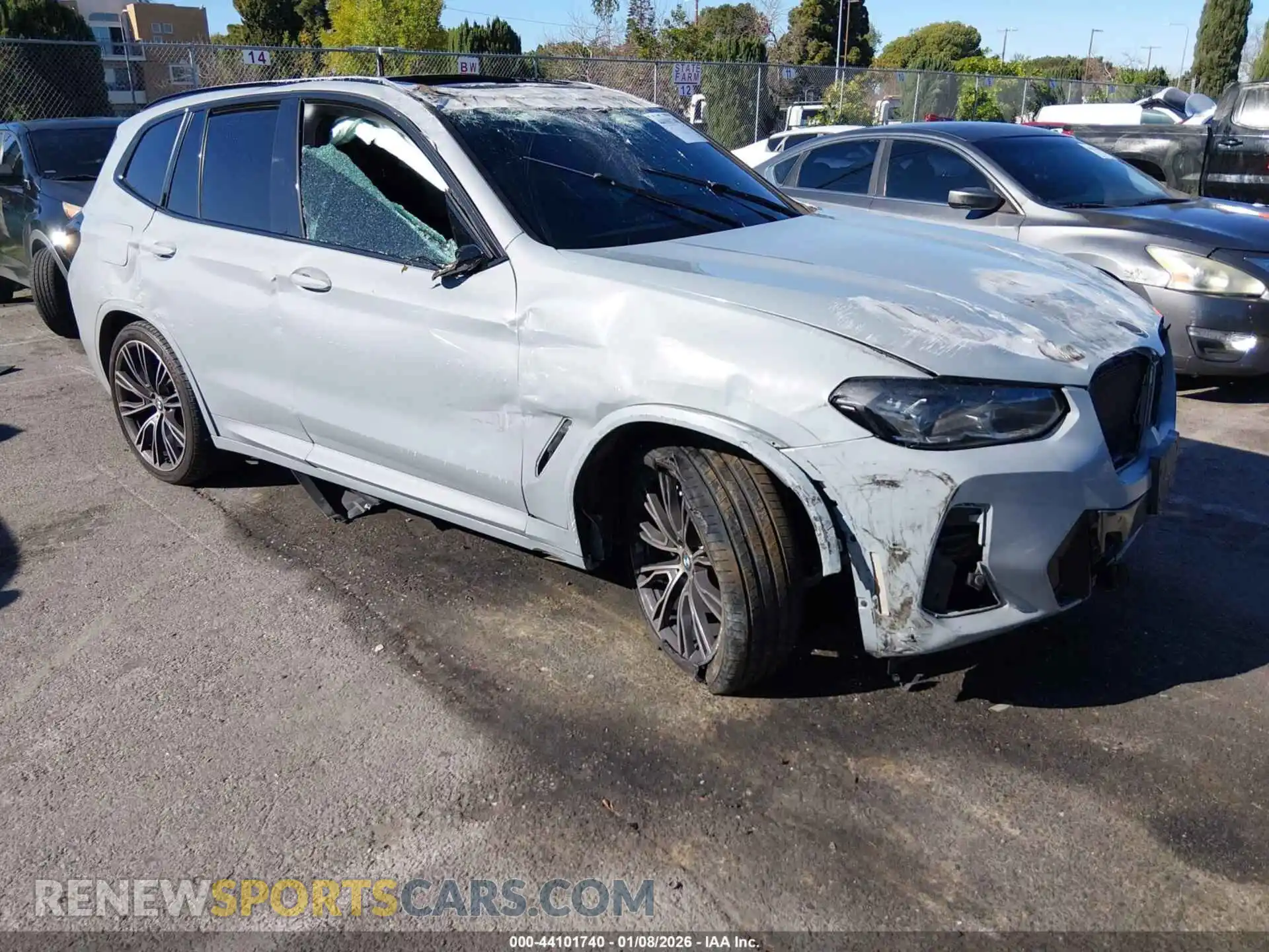 1 Photograph of a damaged car 5UX43DP09N9L67017 BMW X3 2022