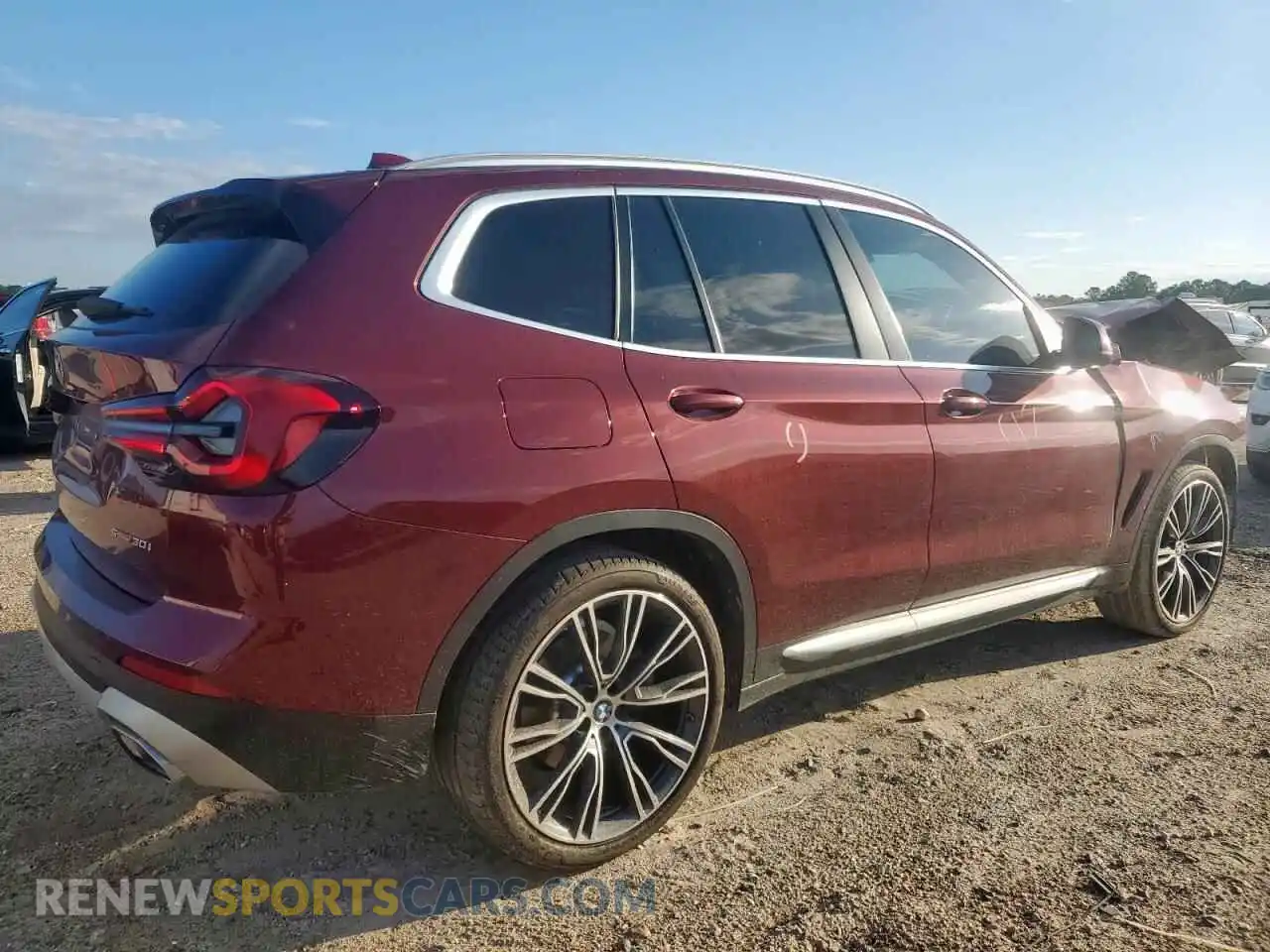 3 Photograph of a damaged car 5UX43DP09N9M55985 BMW X3 2022