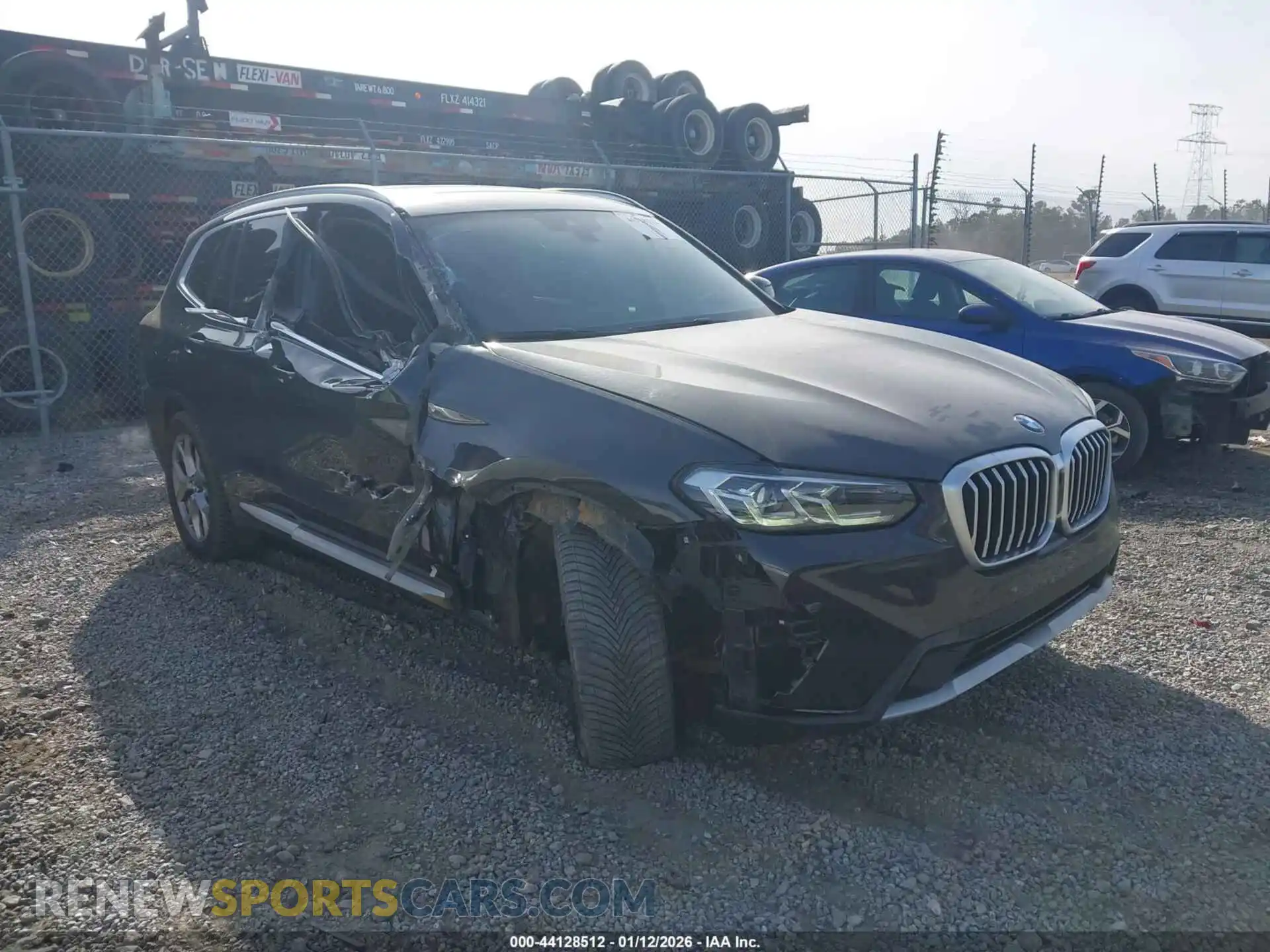 1 Photograph of a damaged car 5UX43DP09N9M62290 BMW X3 2022
