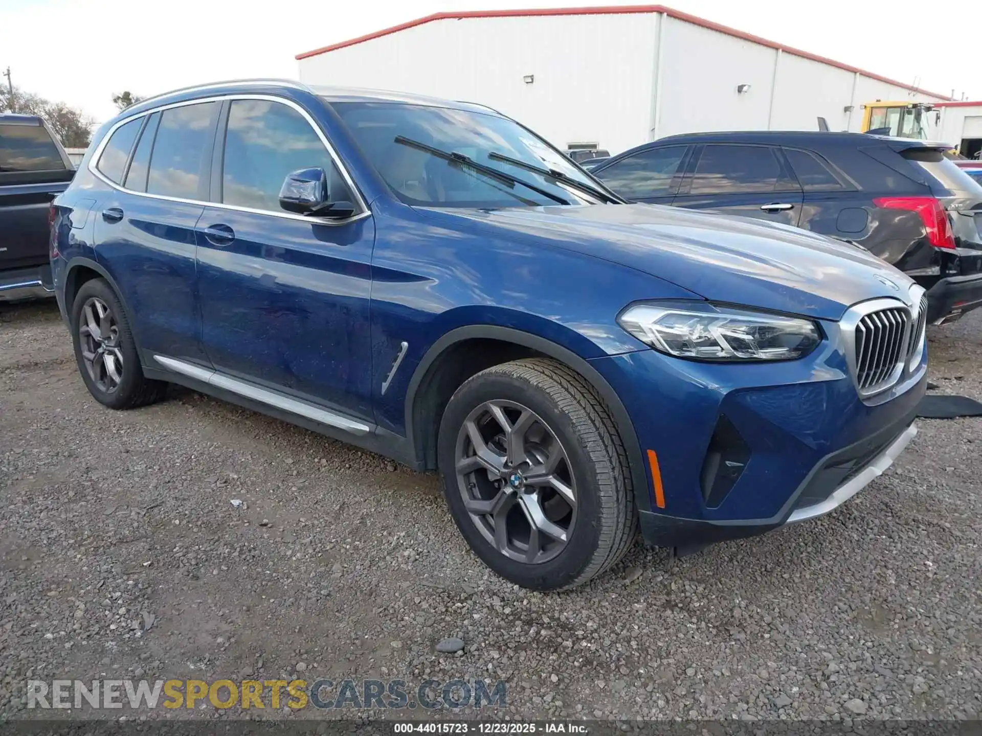 1 Photograph of a damaged car 5UX43DP09N9N42642 BMW X3 2022