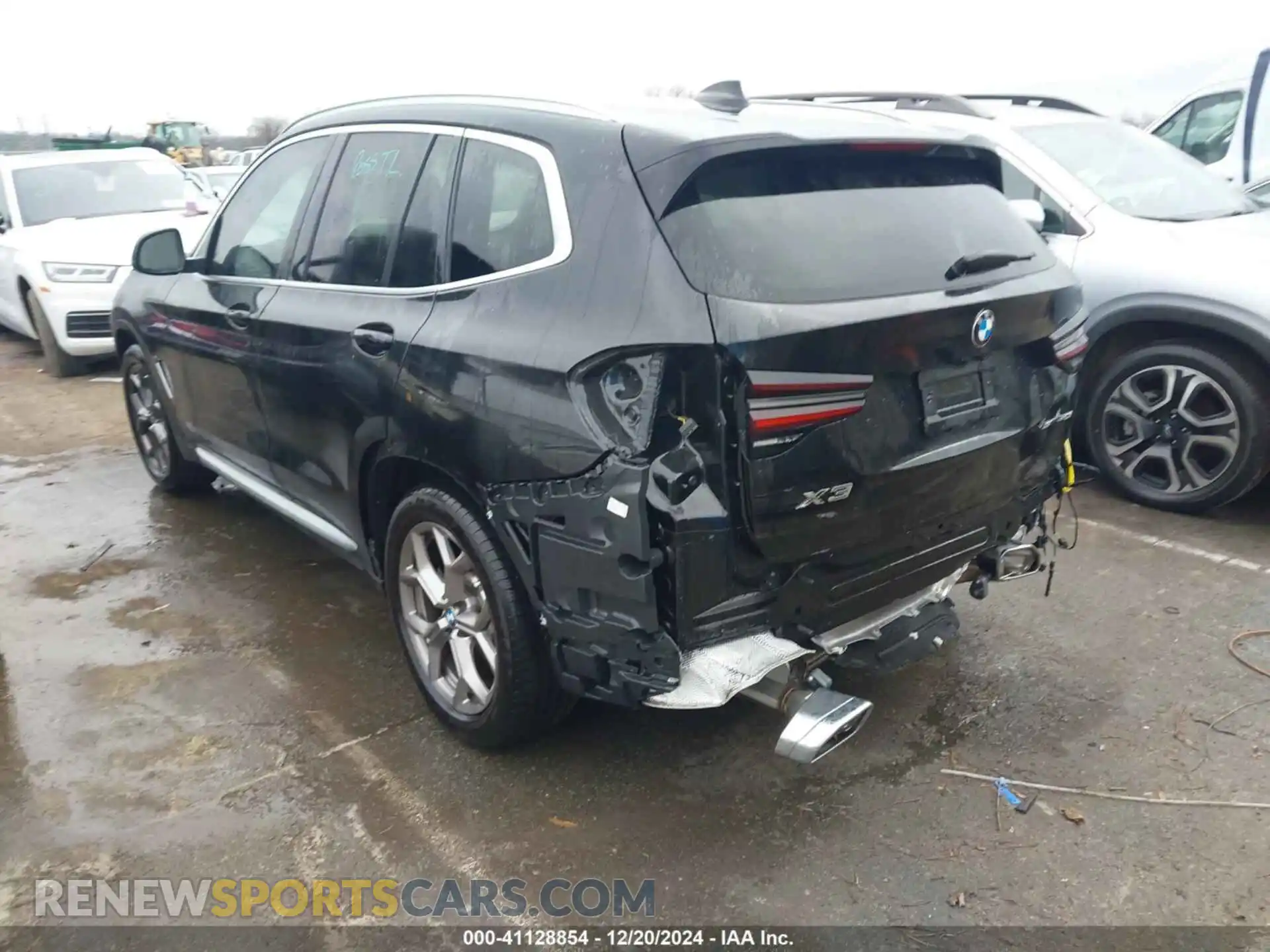 3 Photograph of a damaged car 5UX43DP0XN9L53711 BMW X3 2022
