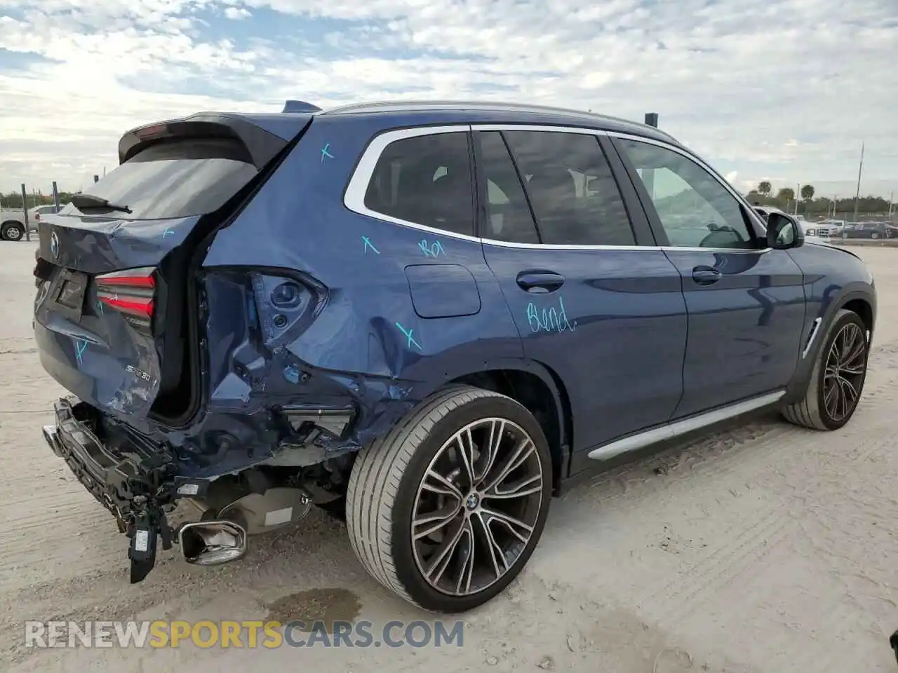 3 Photograph of a damaged car 5UX43DP0XN9M09873 BMW X3 2022