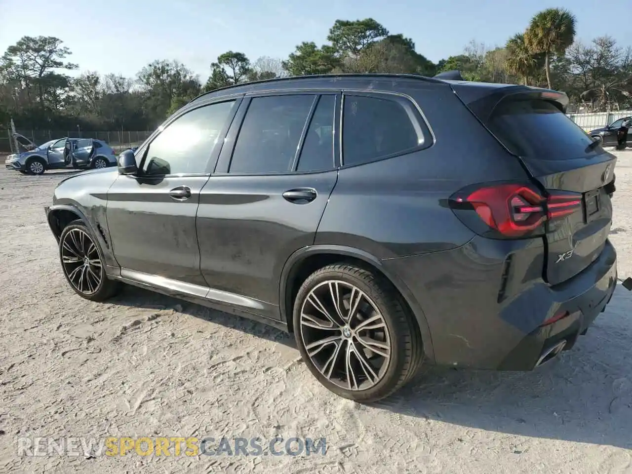 2 Photograph of a damaged car 5UX43DP0XN9M43733 BMW X3 2022