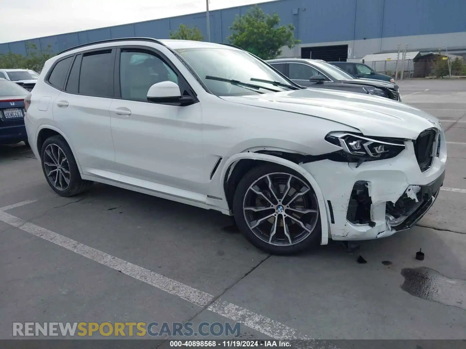 1 Photograph of a damaged car 5UX53DP00N9K29600 BMW X3 2022
